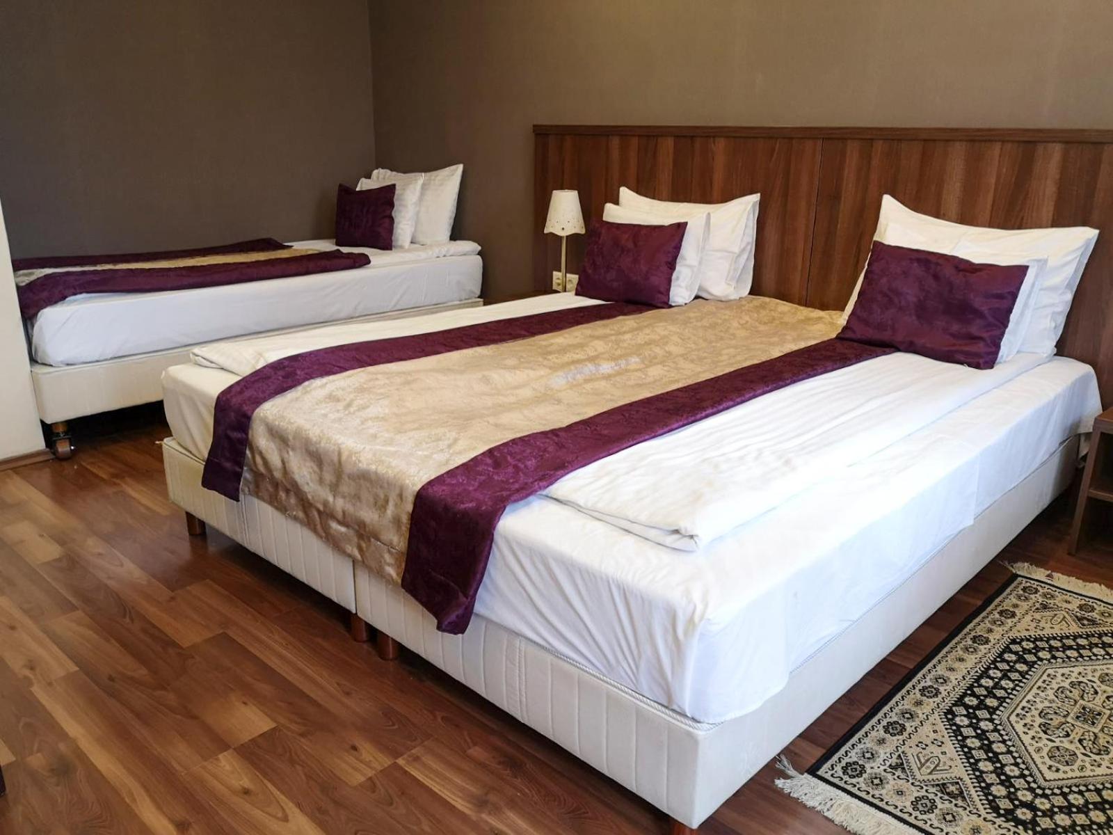 Budget Family Apartment - Annex (5 adults)