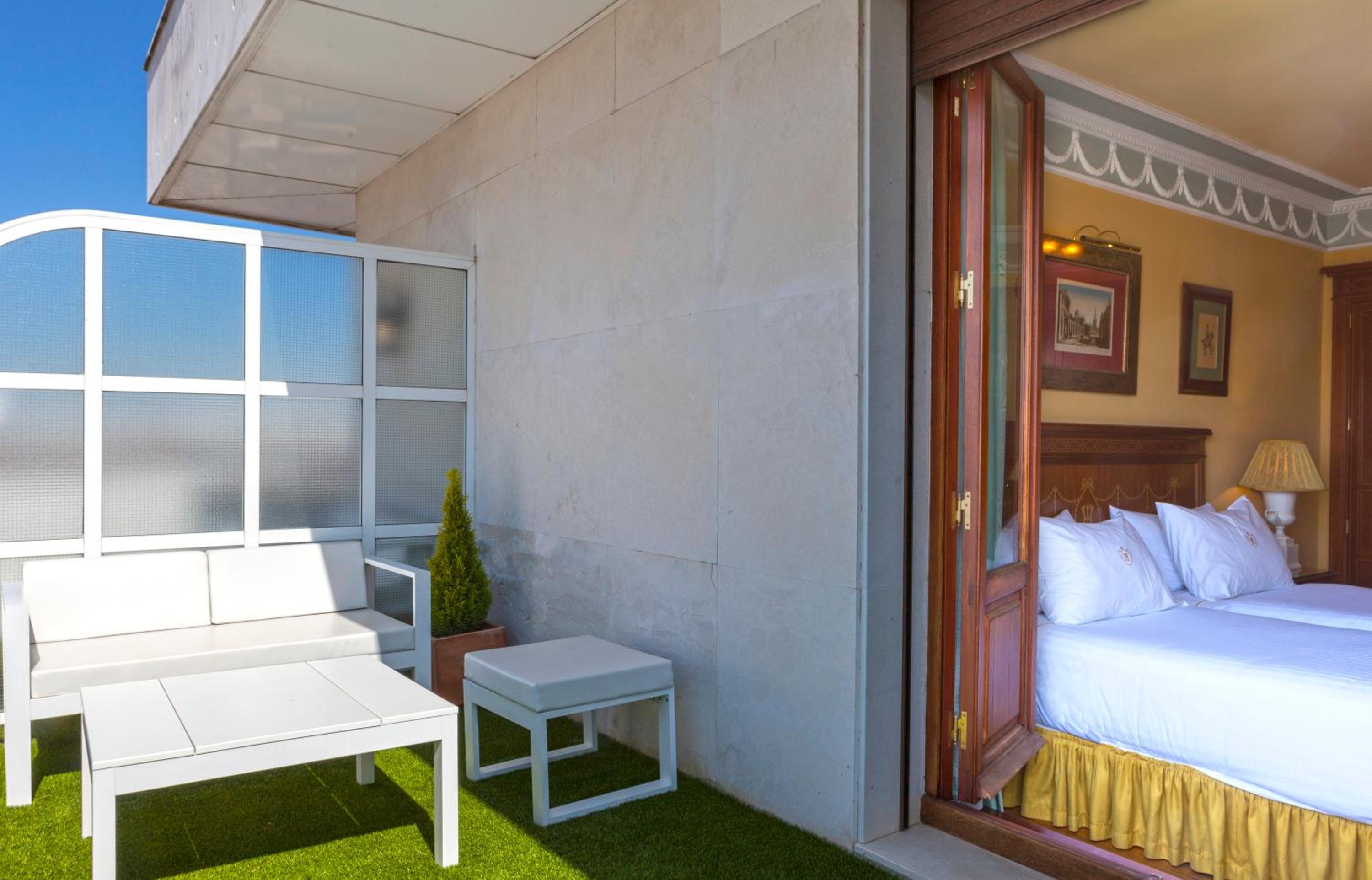 Deluxe Double Room with Terrace