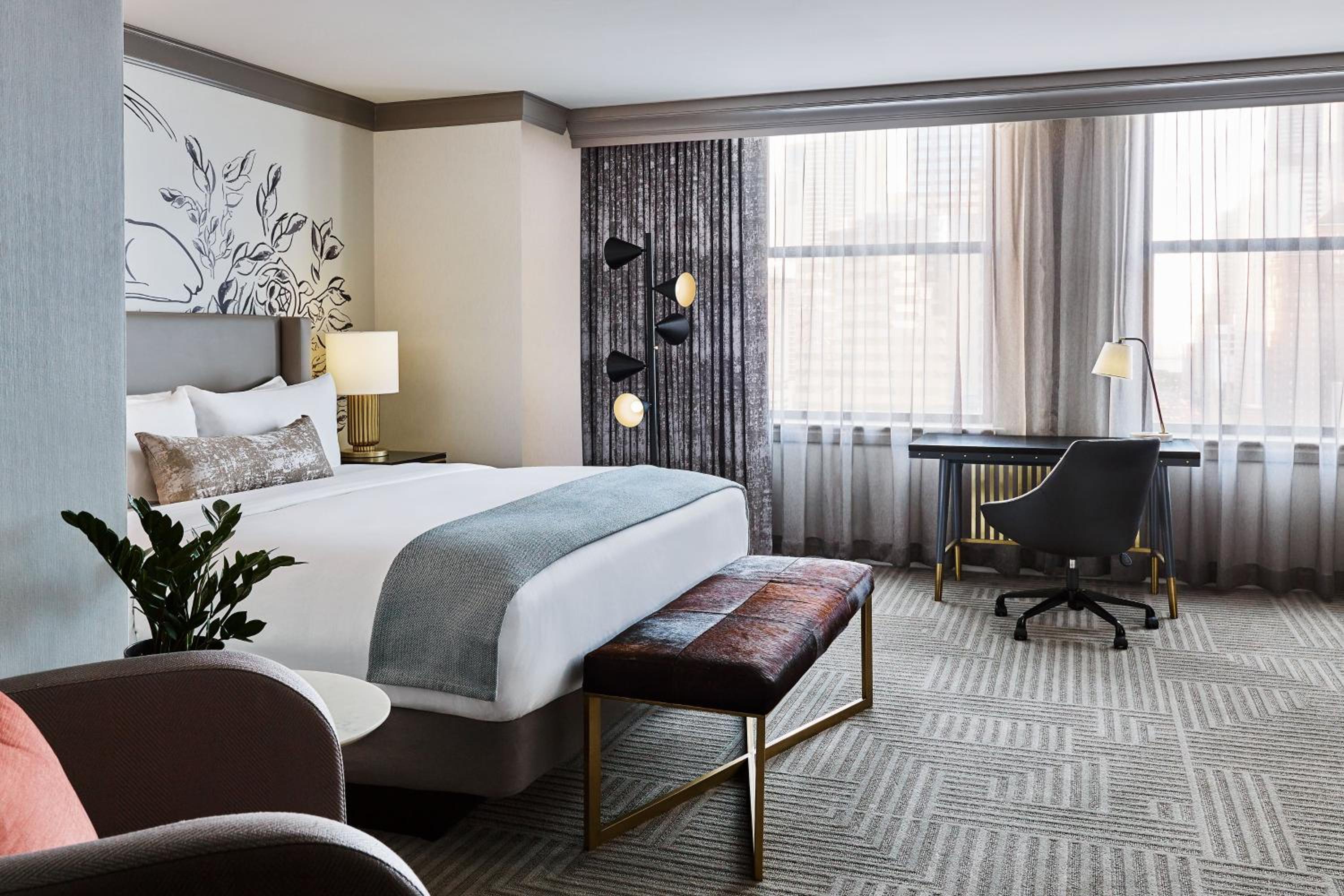 Grand Deluxe, Guest room, 1 King, Michigan Ave view
