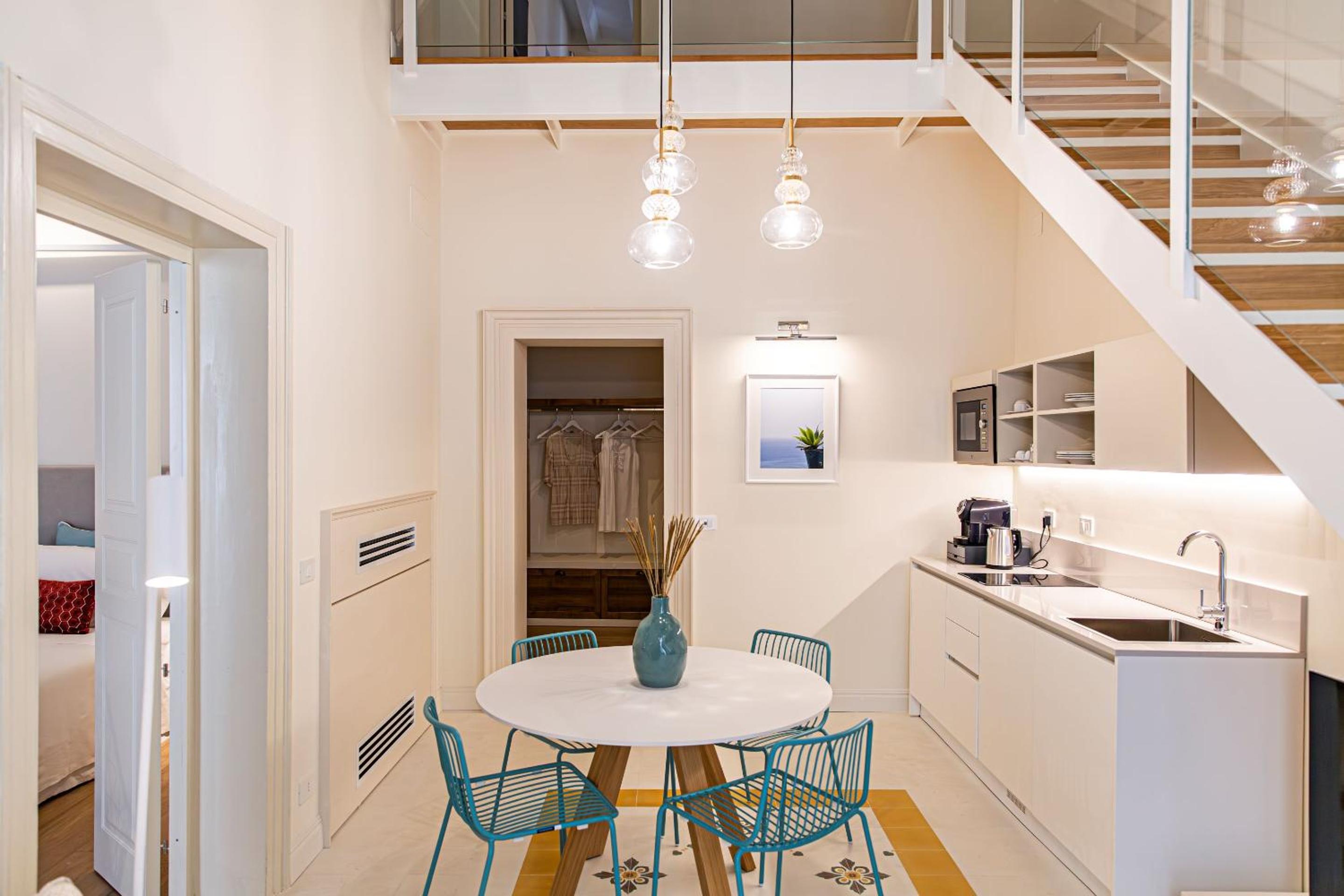 Deluxe Suite with Spa Bath and Sea View