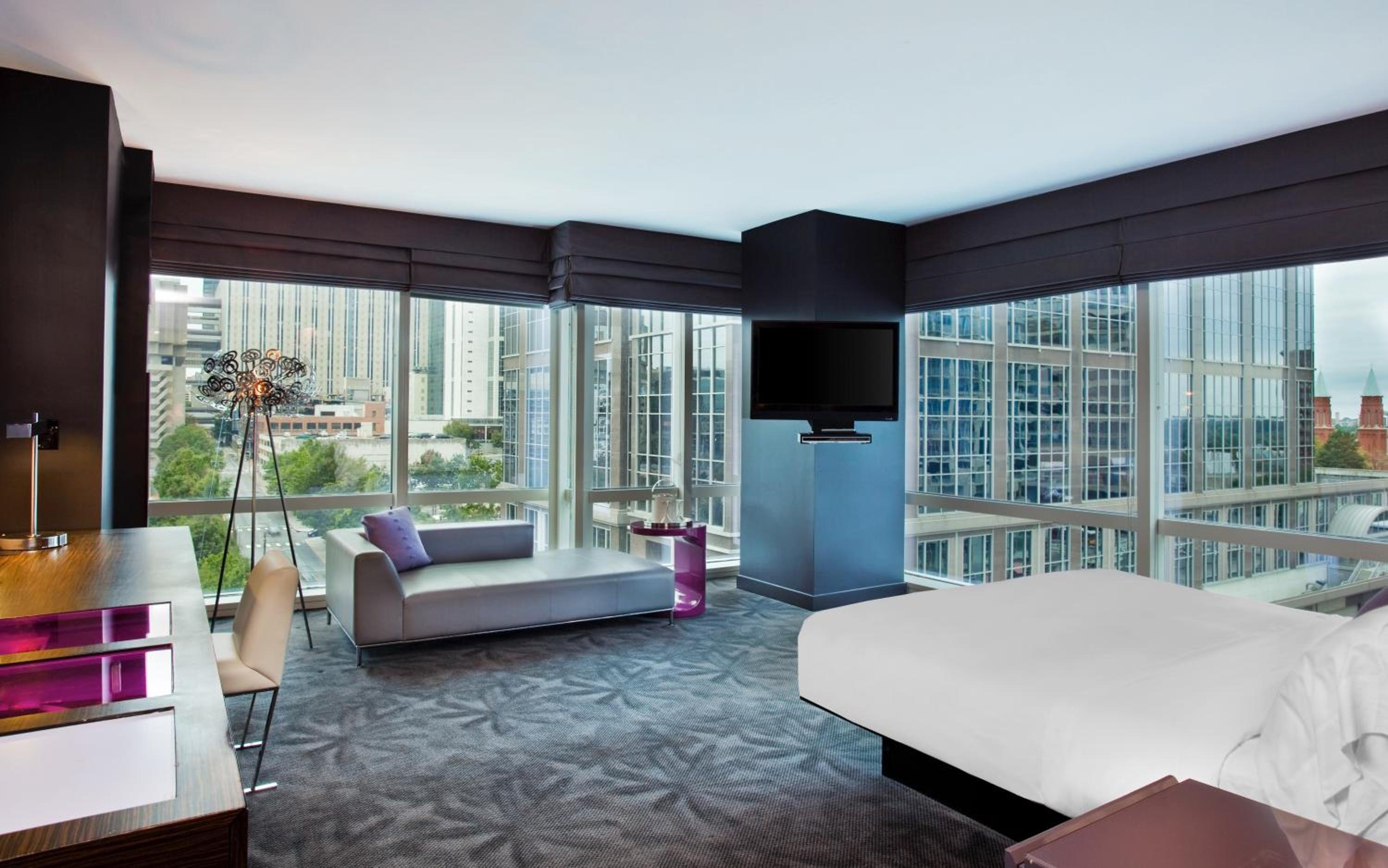 Cool Corner, Guest room, 1 King, Corner room