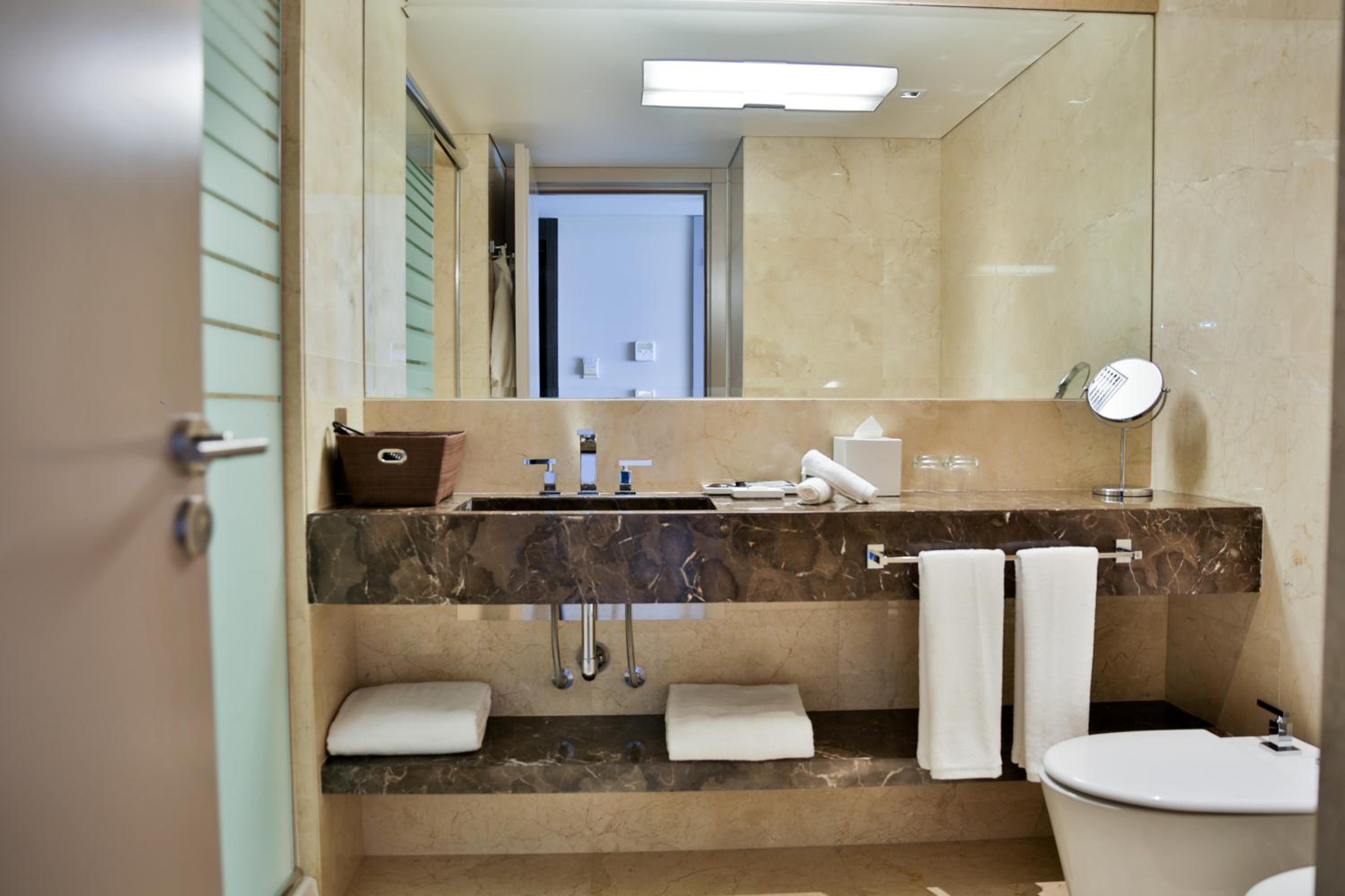 Deluxe King Room with Balcony