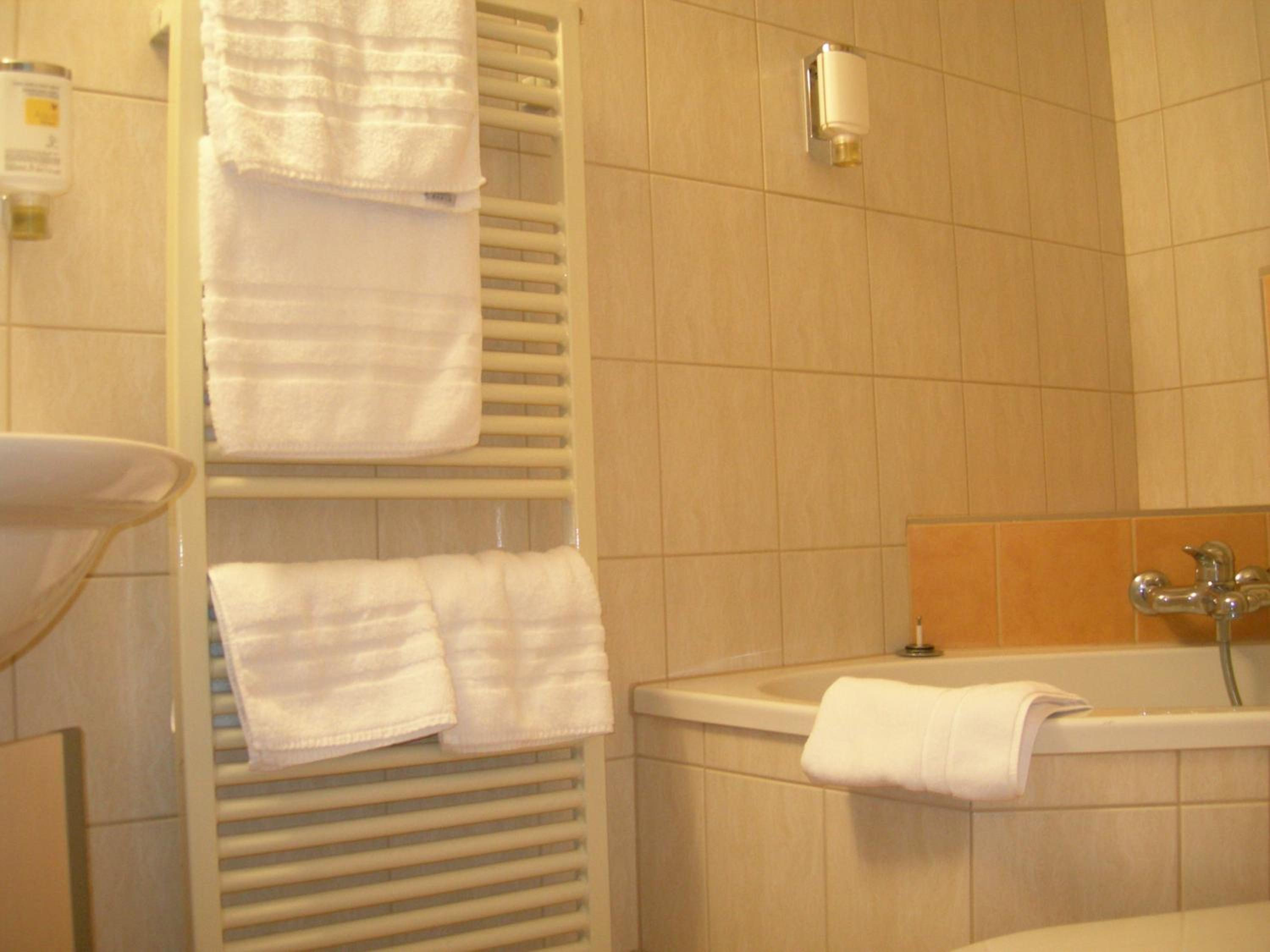 Deluxe Quadruple Room with A/C and Roof Terrace