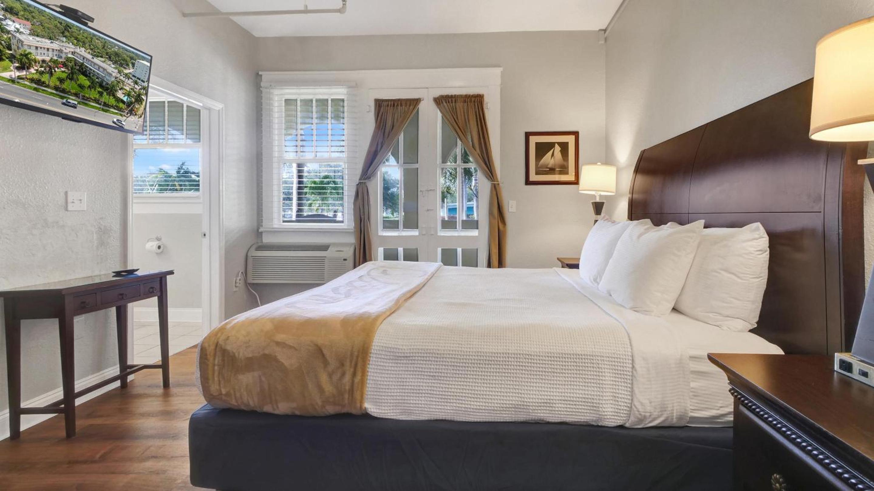 King Room with Garden View