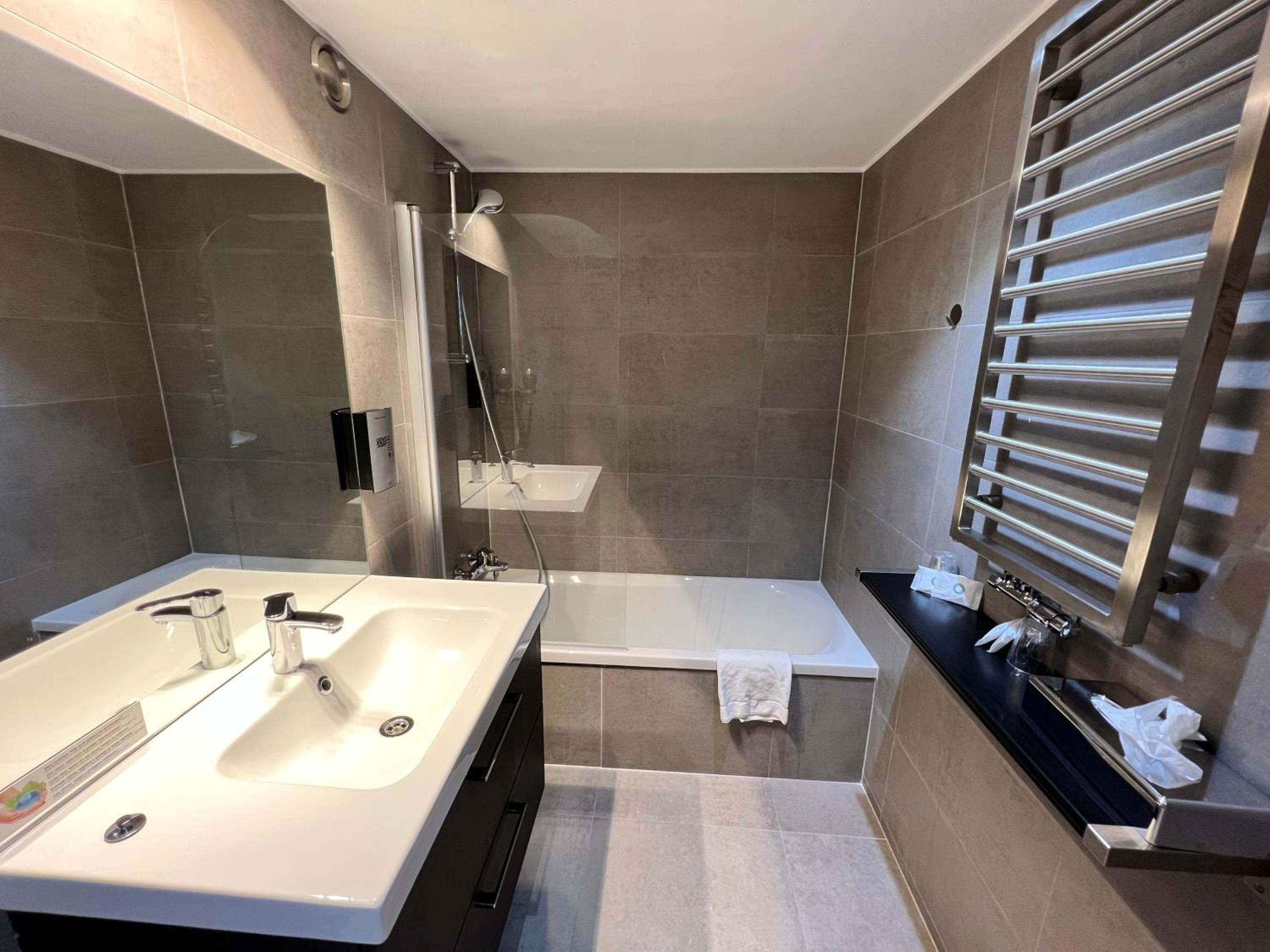 Executive Queen Room