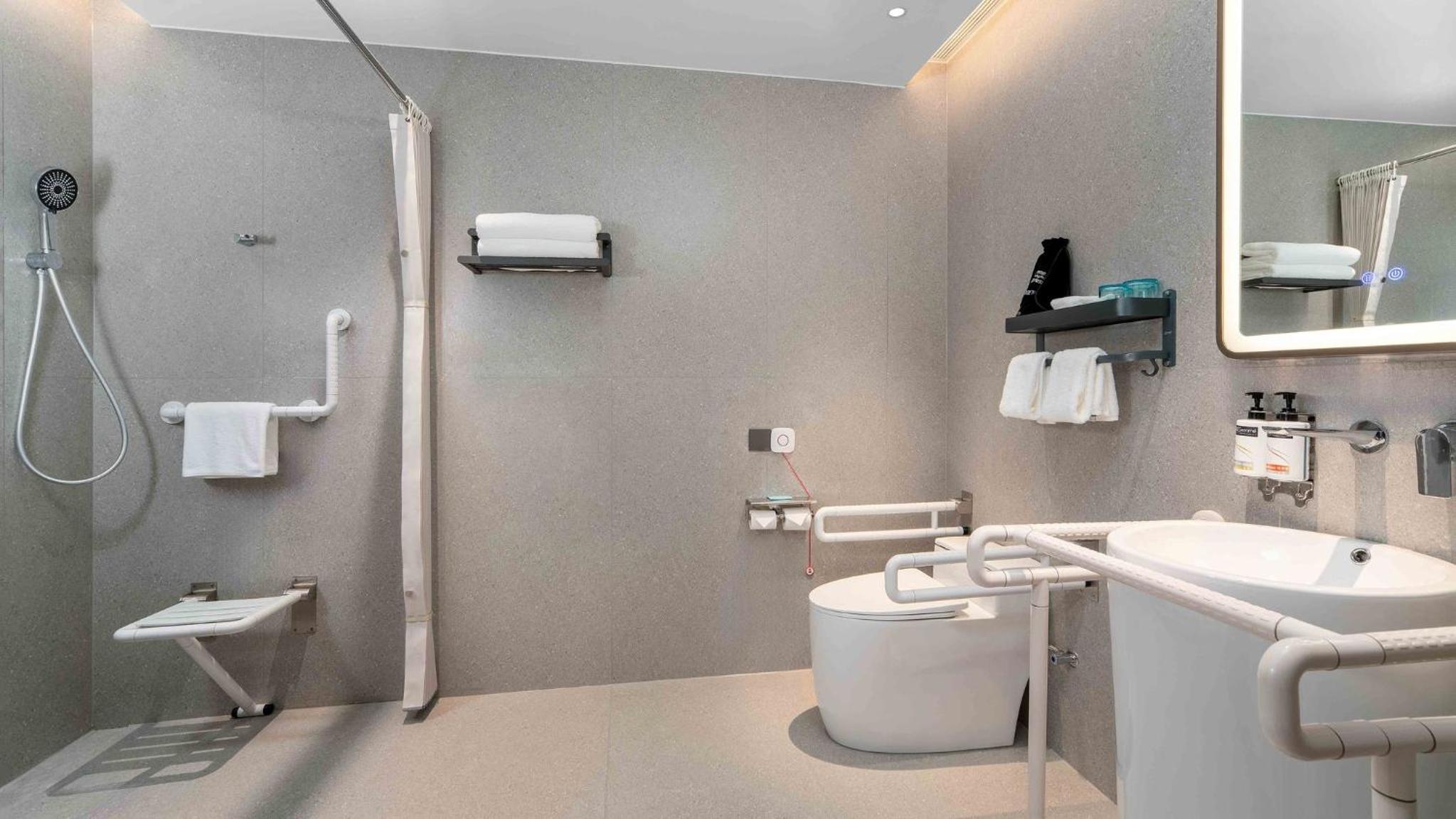 Standard King Room - Accessible