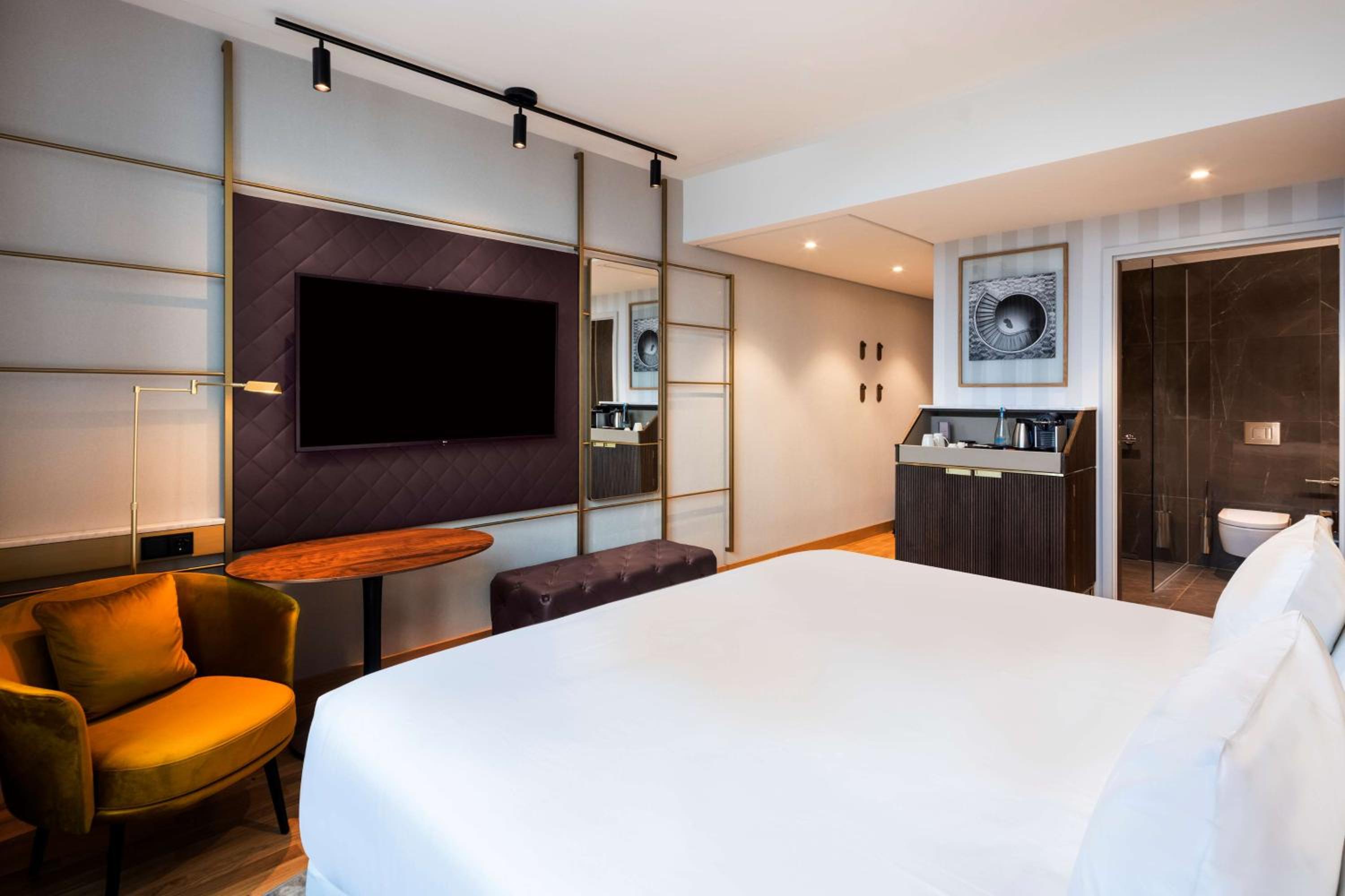 Superior Double Or Twin Room Free Parking With Breakfast
