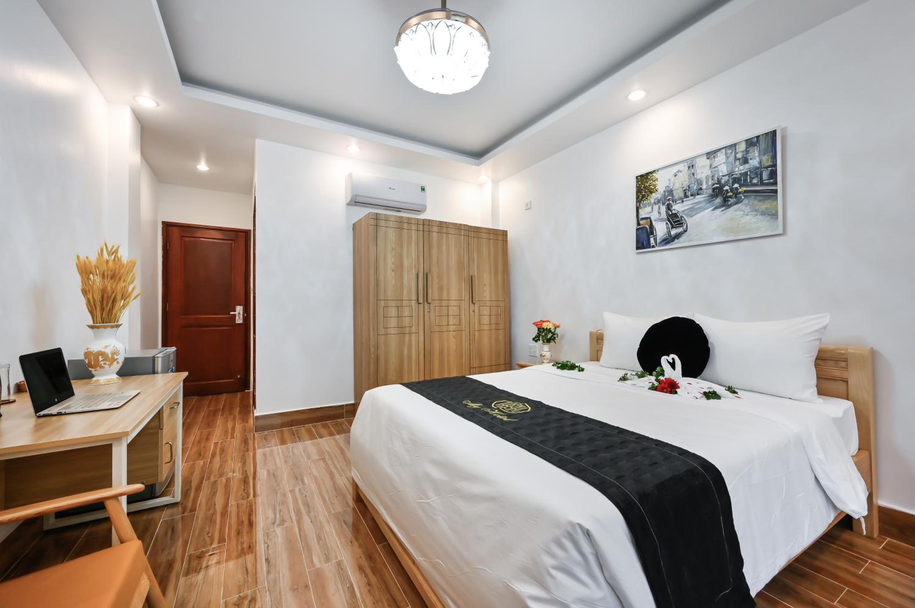 Deluxe Double Room with Balcony