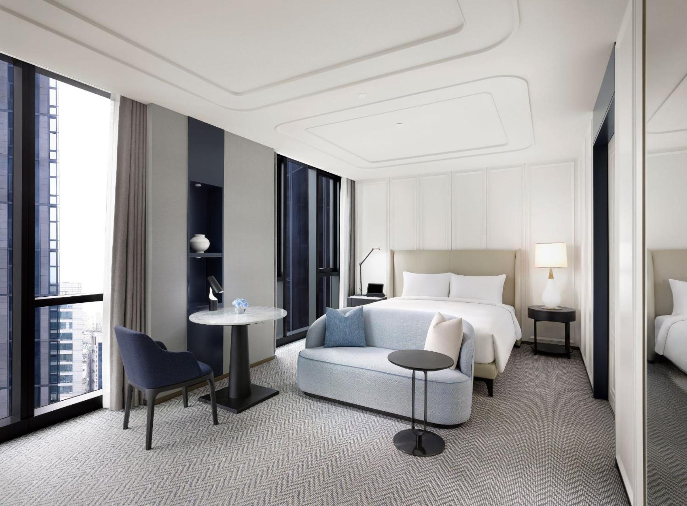 Magnifique Room with 1 King Size Bed