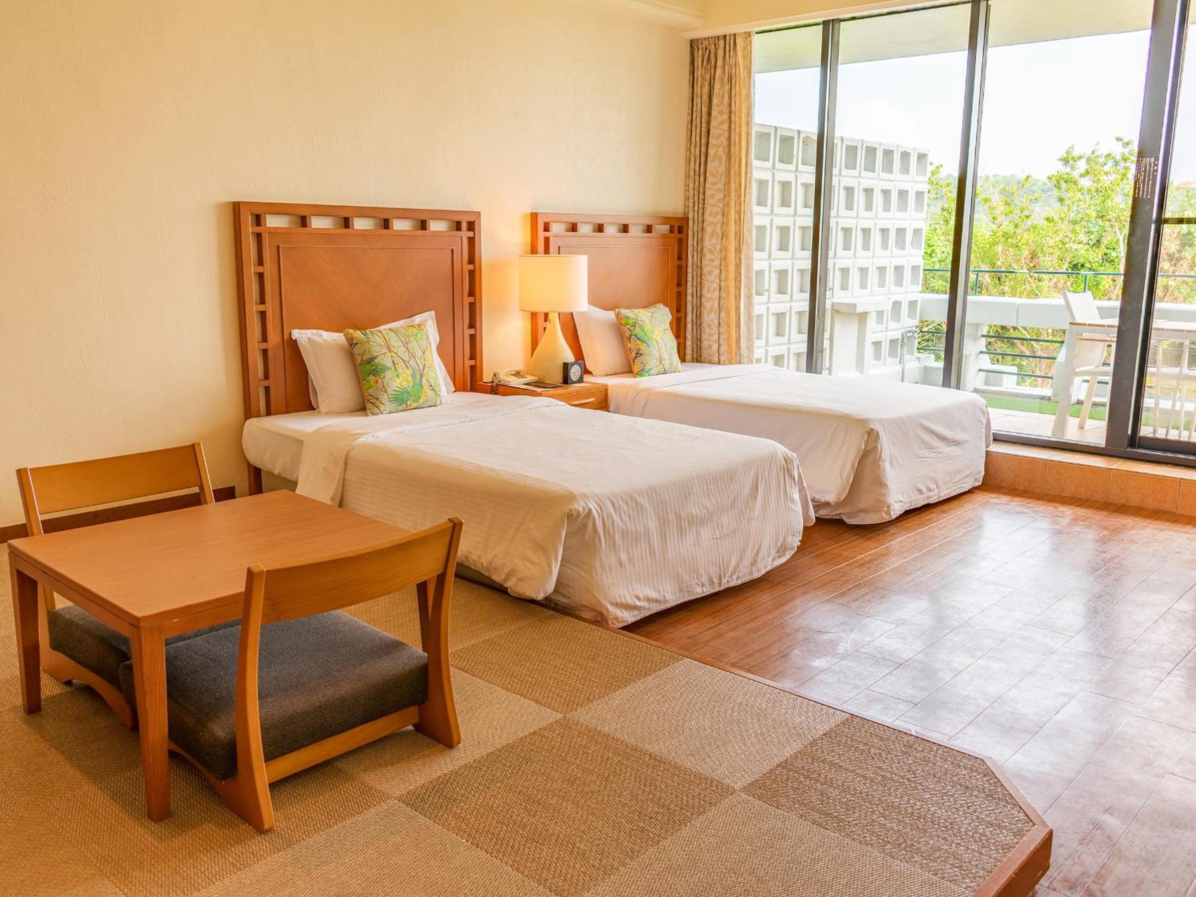 Luxury Room with Mountain View - Non-Smoking