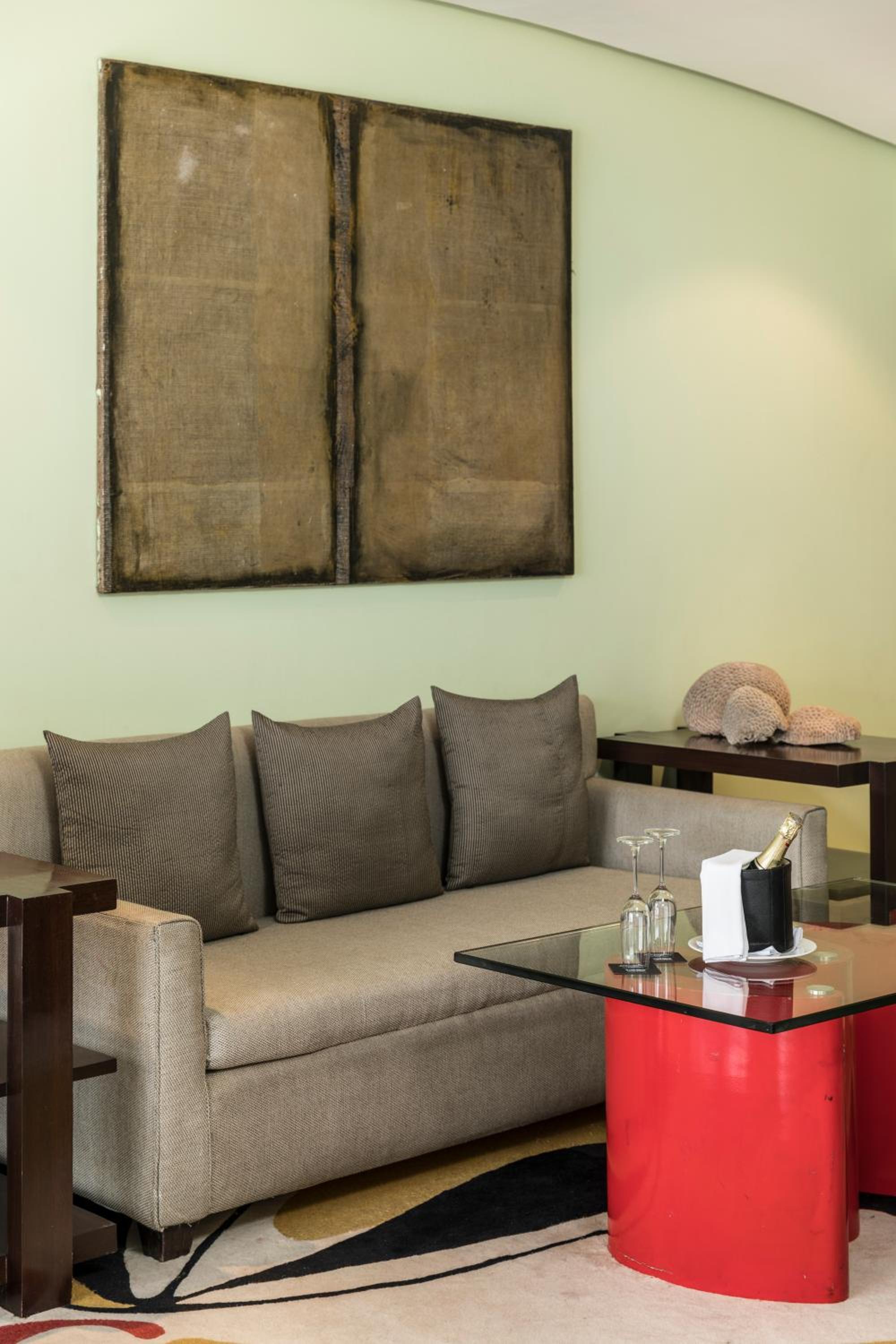 Deluxe Suite with 10% Discount on Food and beverages/Spa and Laundry Services