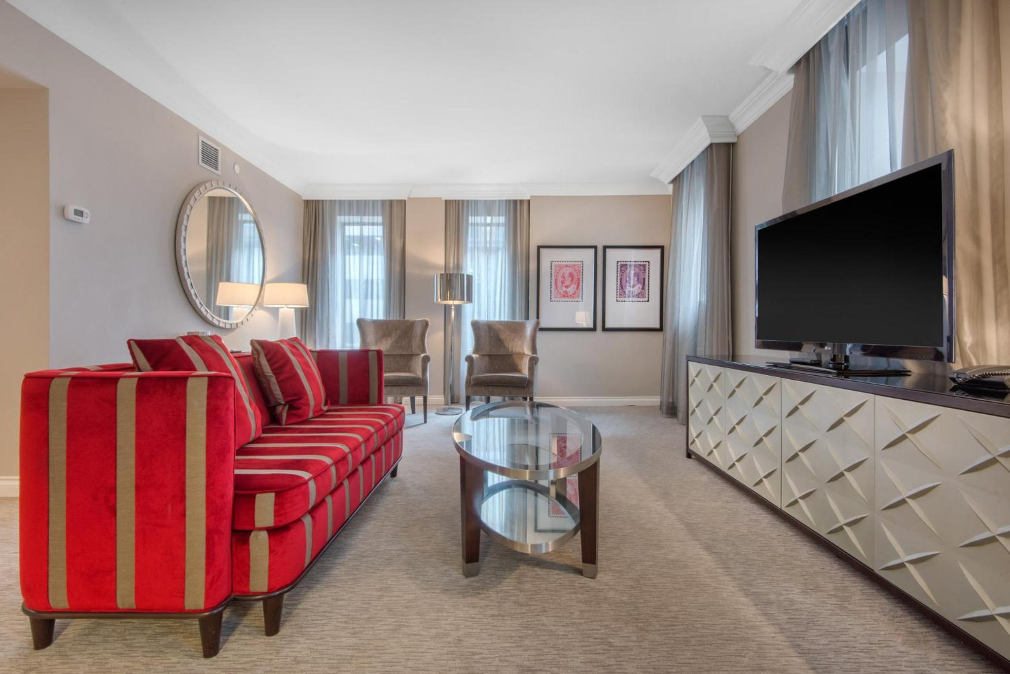 Luxury Executive Suite - 1 King Bed