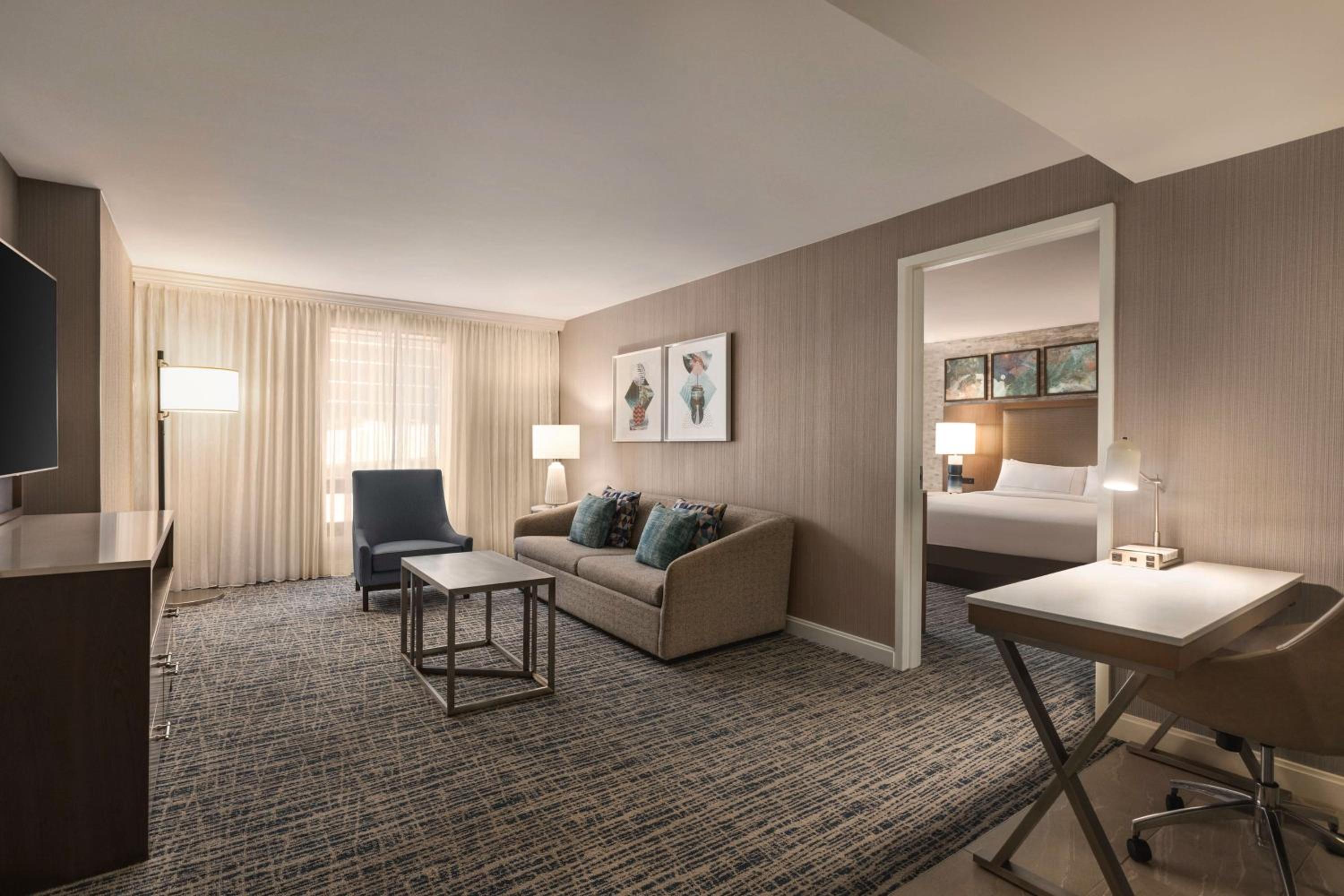 KING ONE BEDROOM SUITE