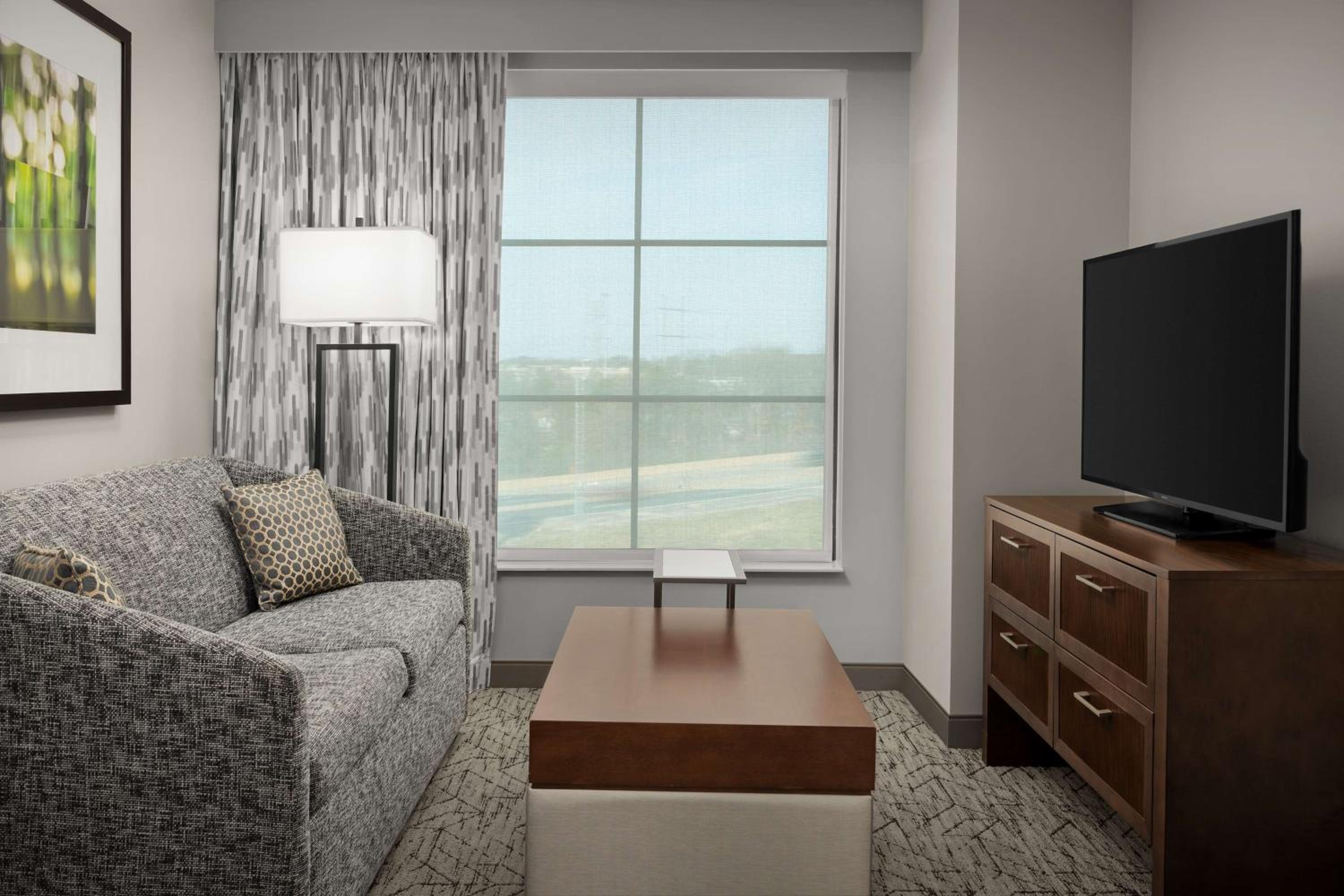 Two-Bedroom Suite with Mobility/Hearing Access Tub