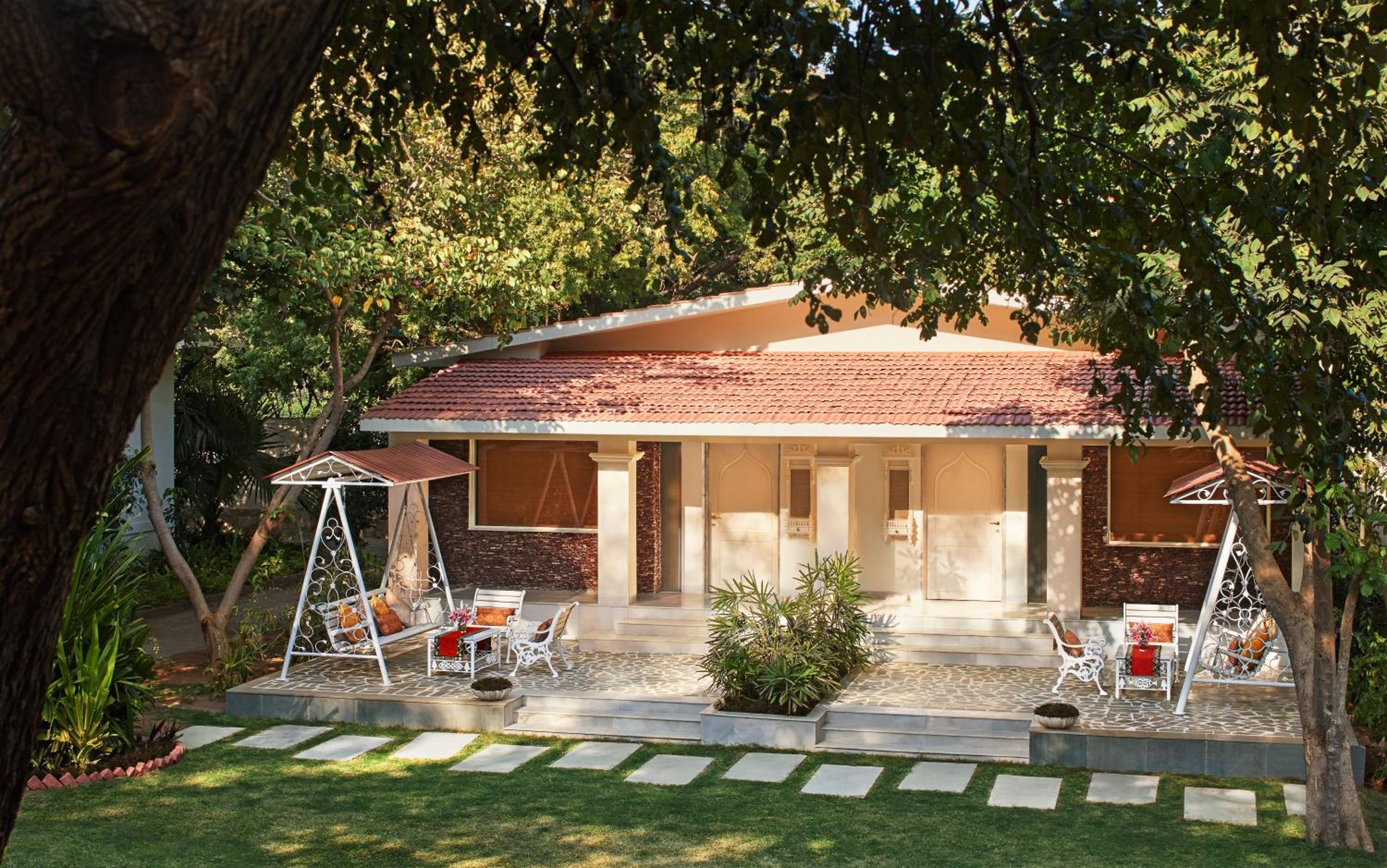 Traditional Garden View Cottage