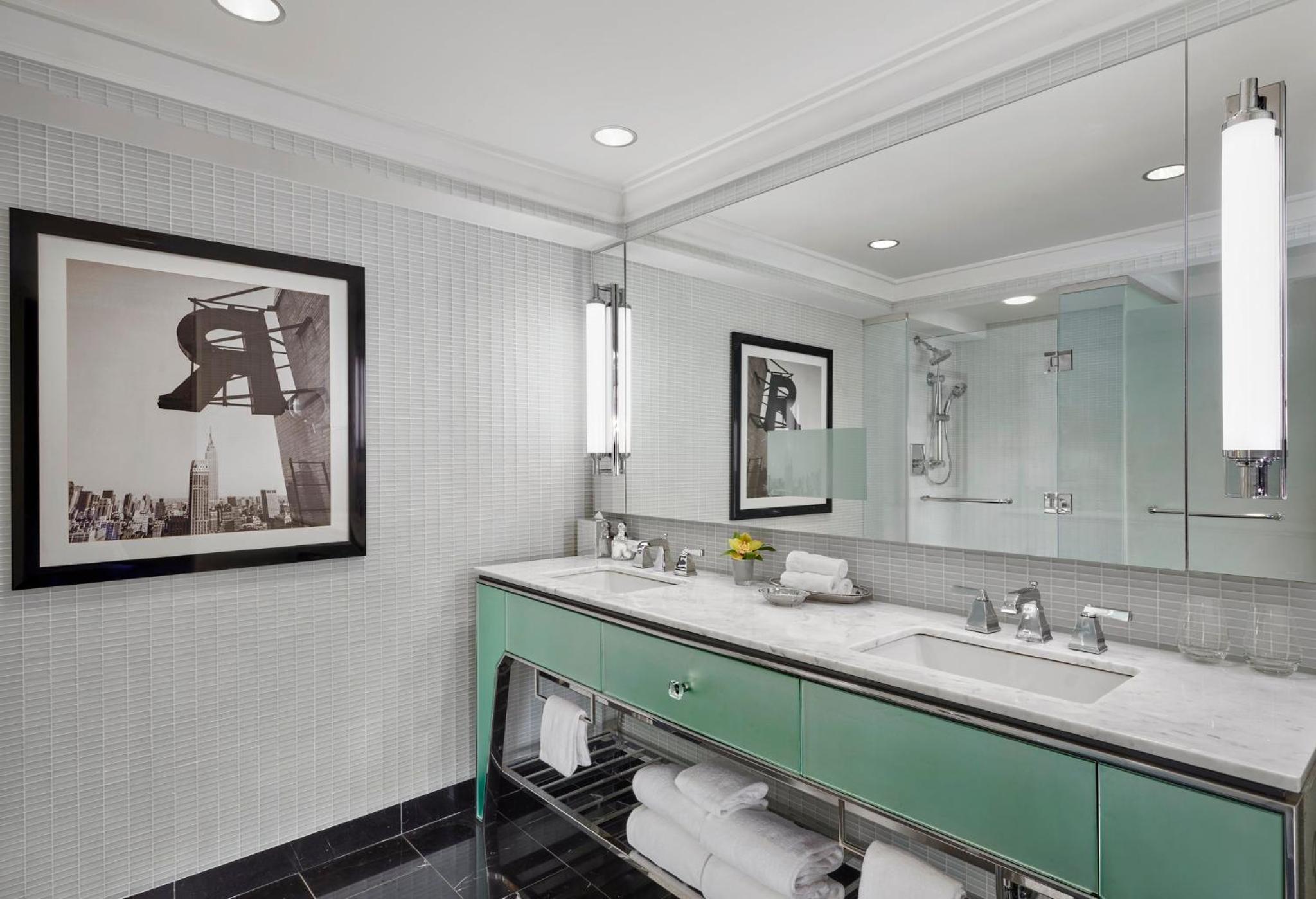 Pop Art 1-Bedroom Suite