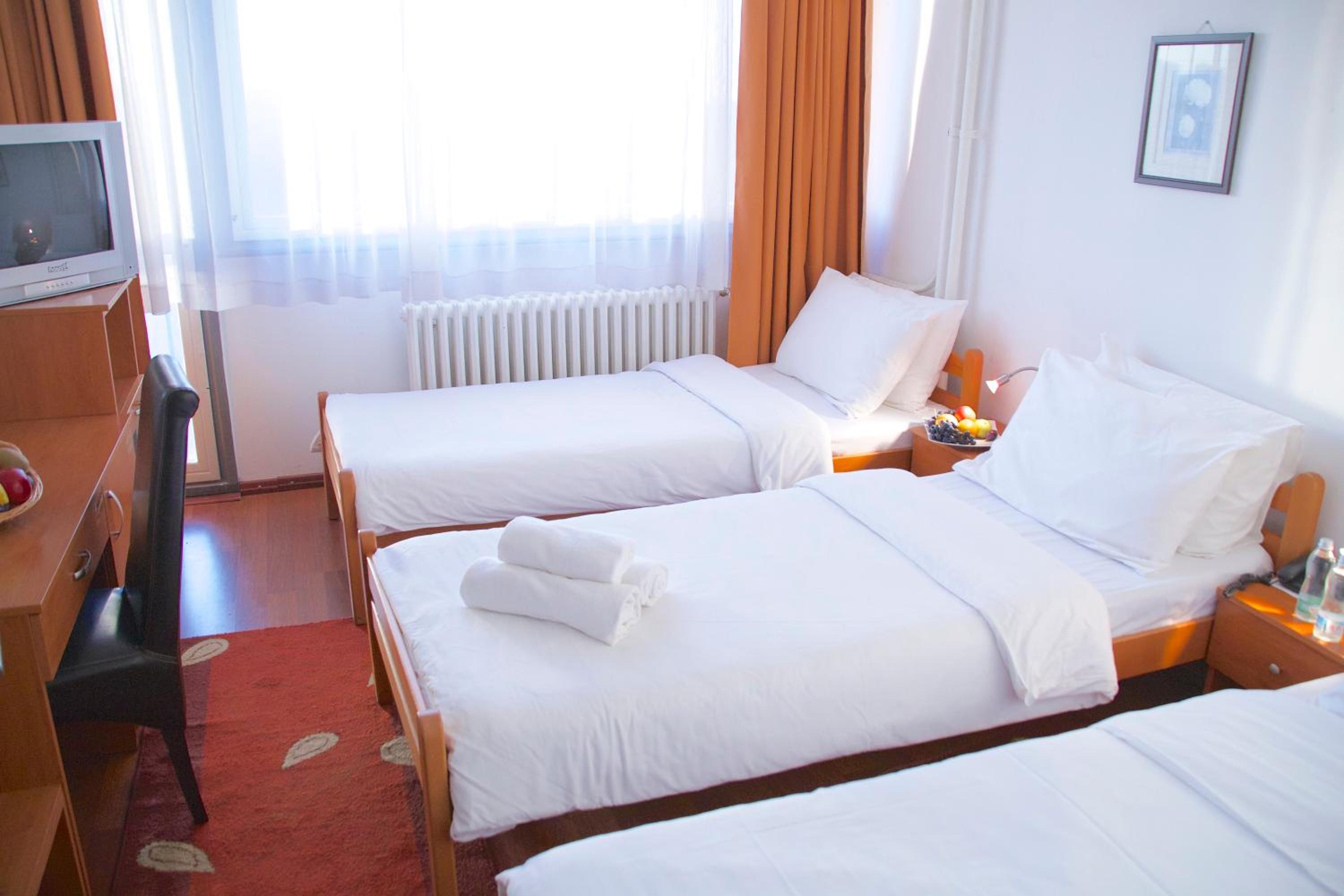 Standard Triple Room with Free Parking