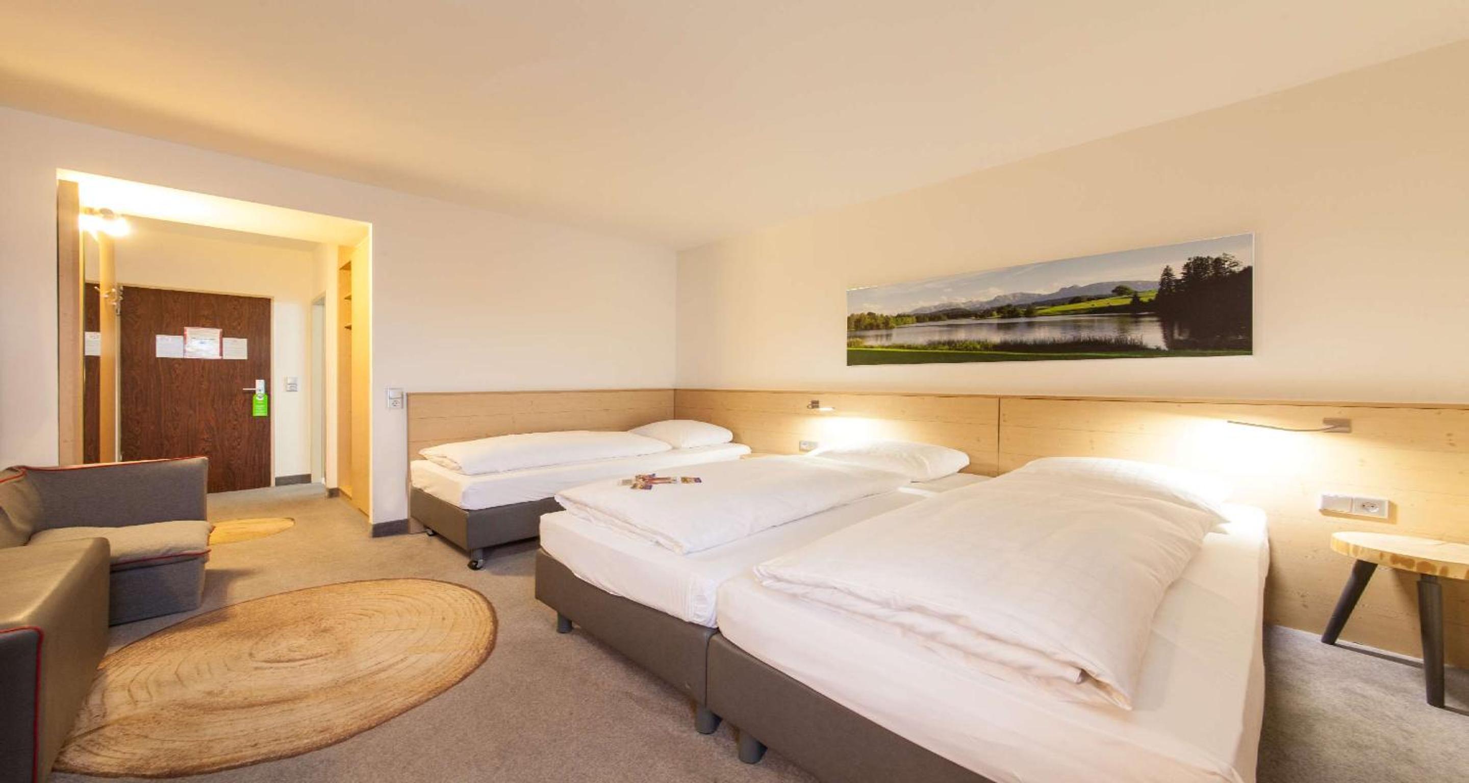 Standard Triple Room with Three Single Beds