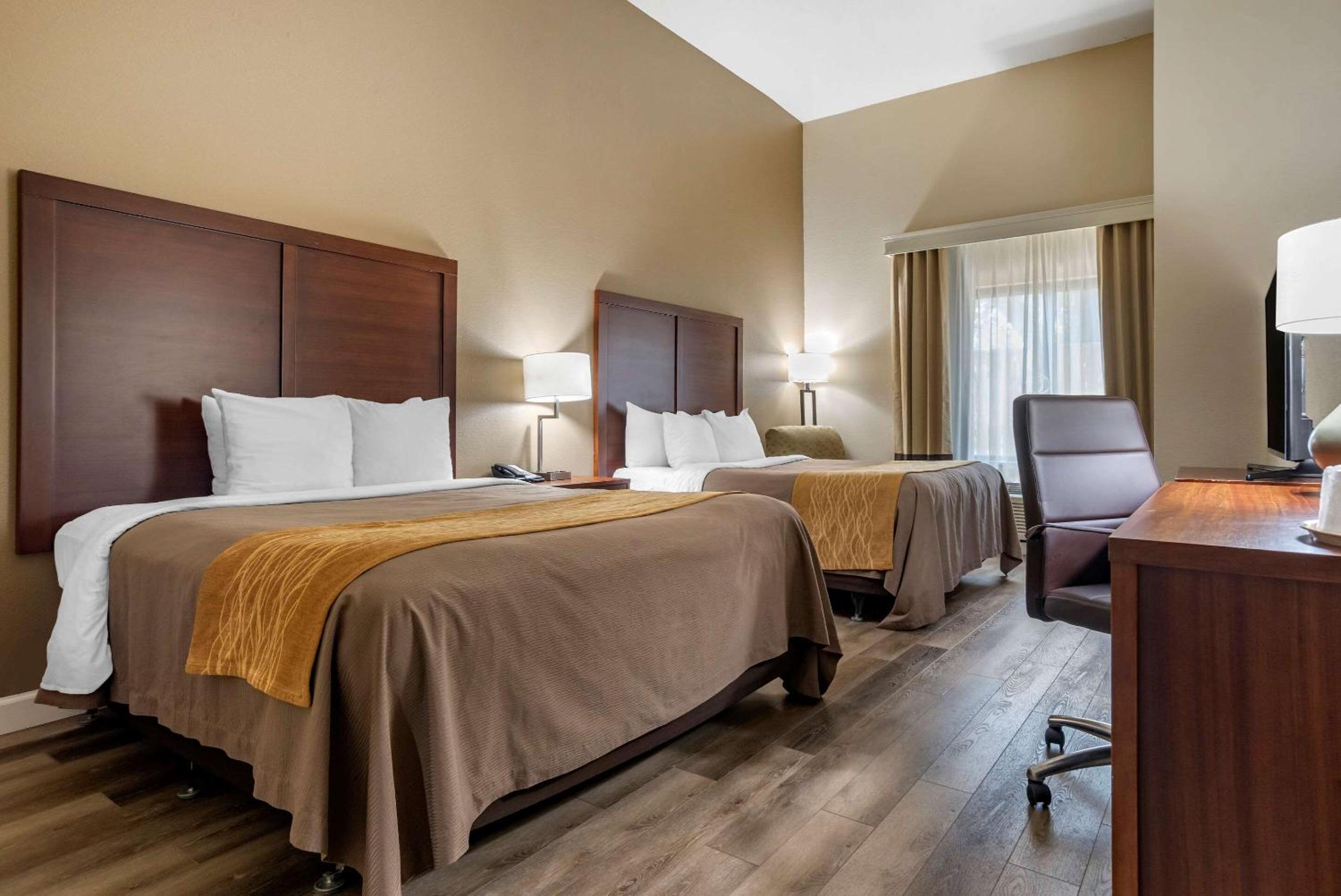 Queen Room with Two Queen Beds - Accessible/Non-Smoking 