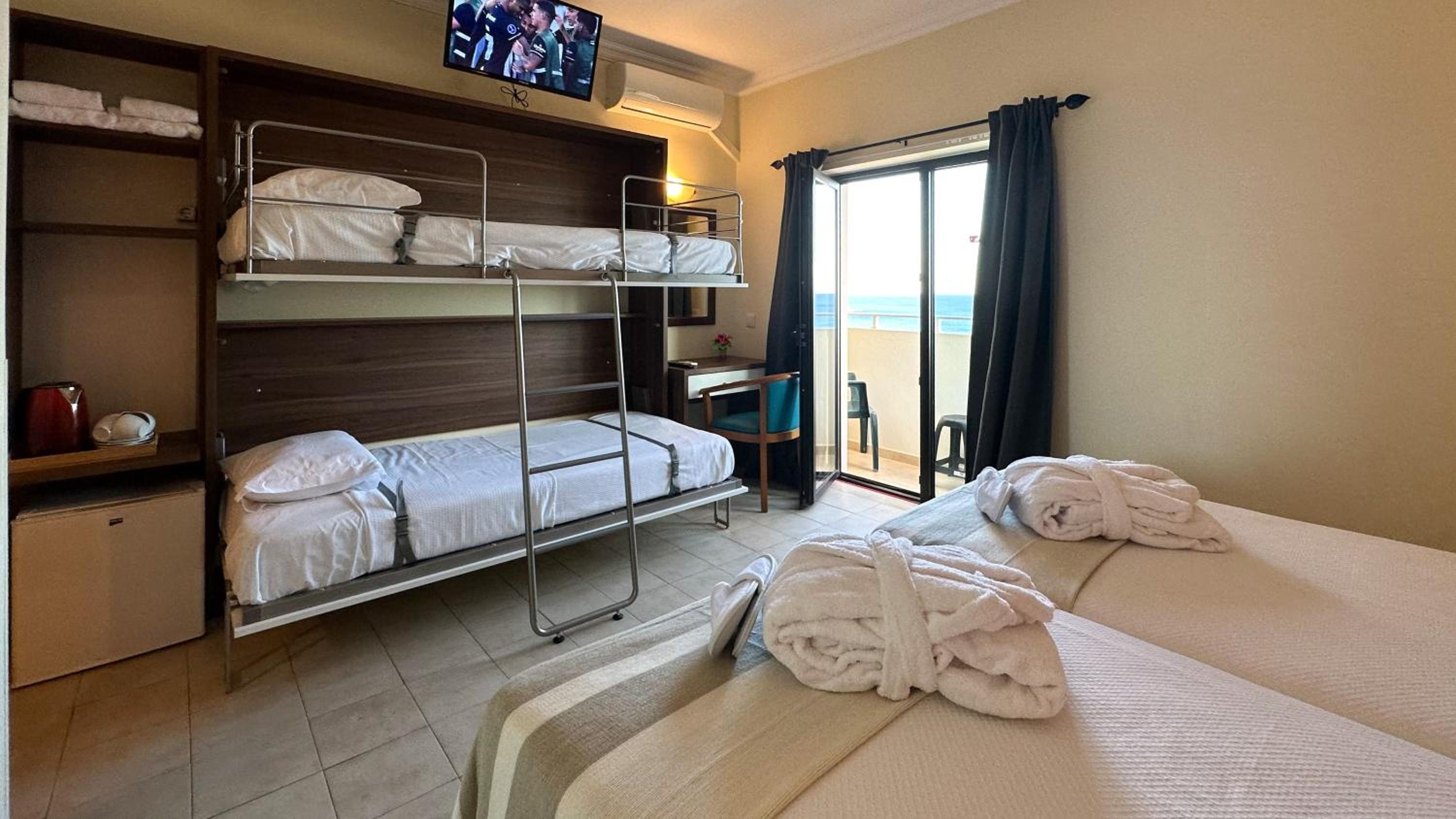 Quadruple Room with Sea View