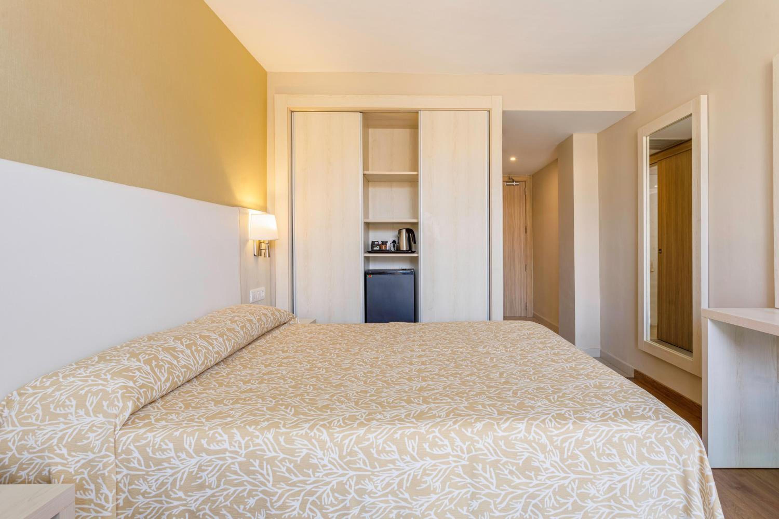 Double or Twin Room with Side Sea View