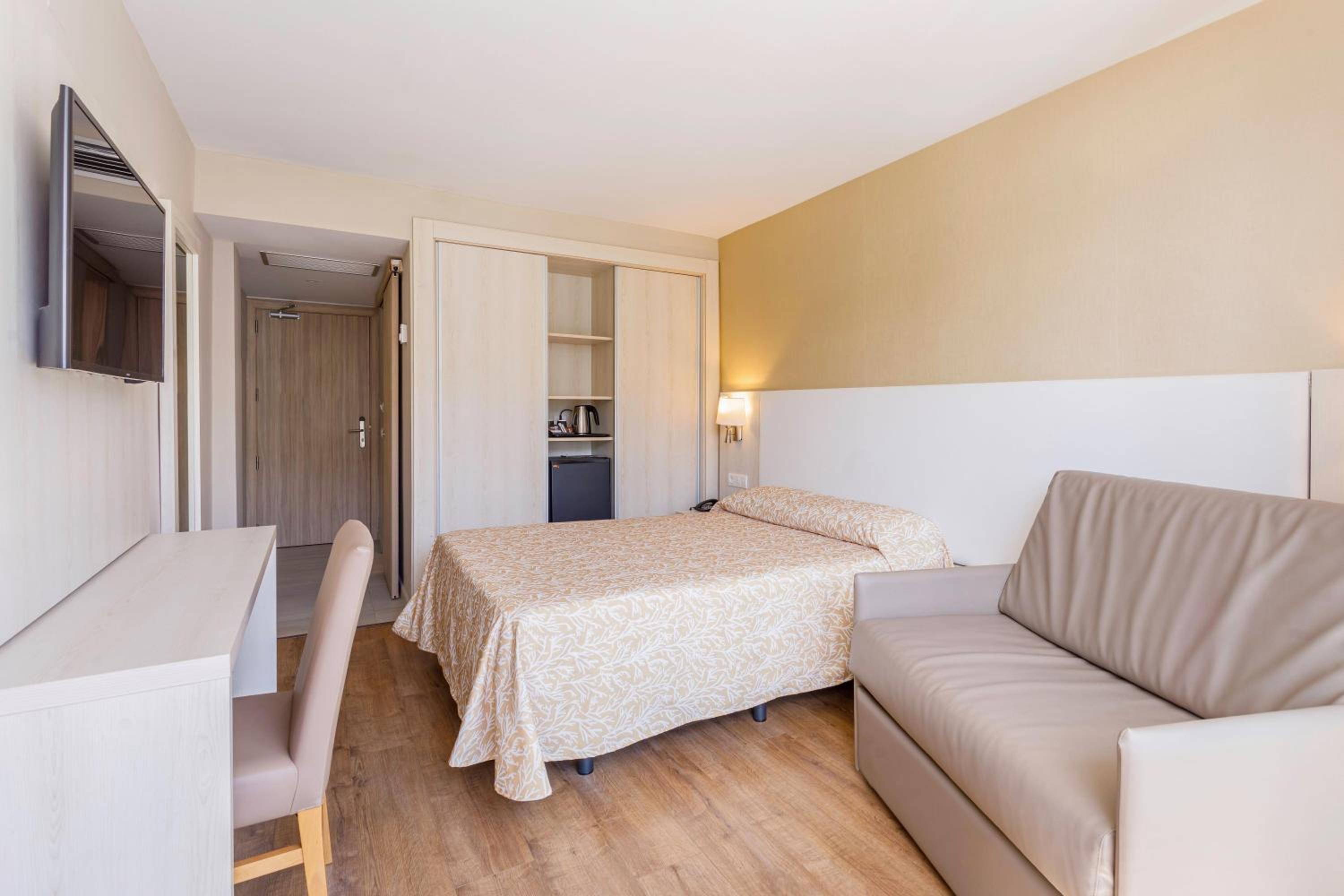 Double or Twin Room with Side Sea View