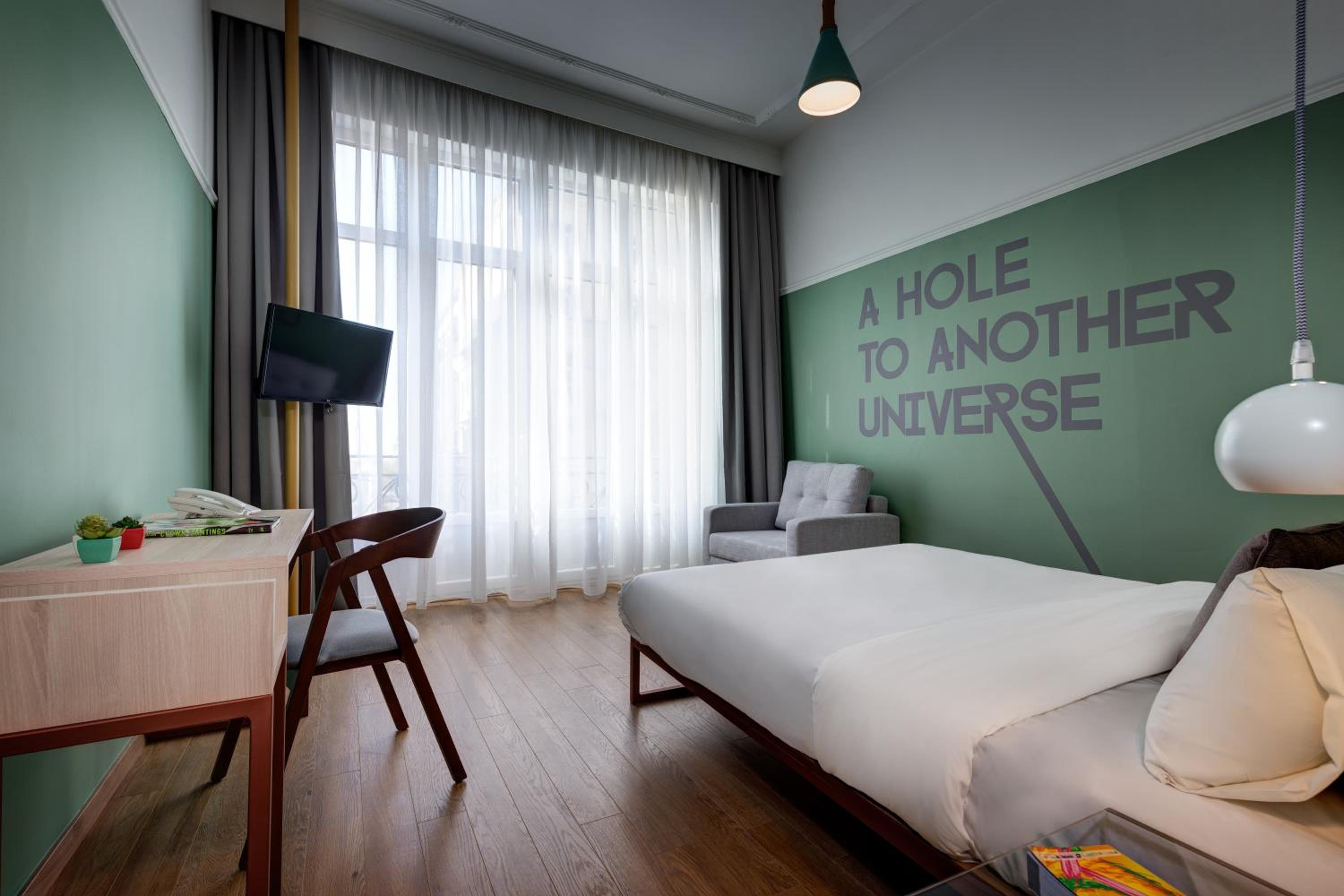 Large Partial Sea View Room 