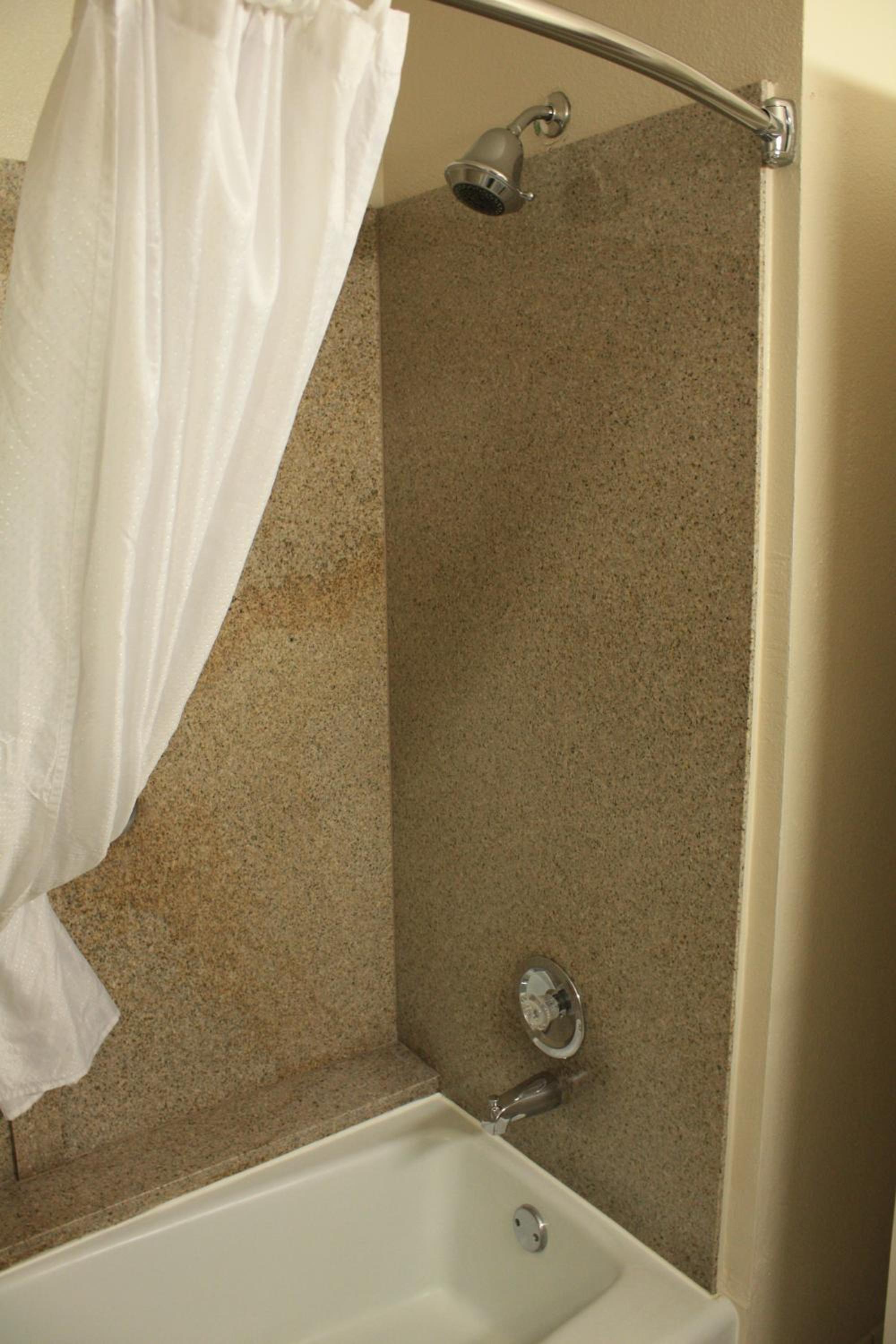 Queen Room - Non-Smoking