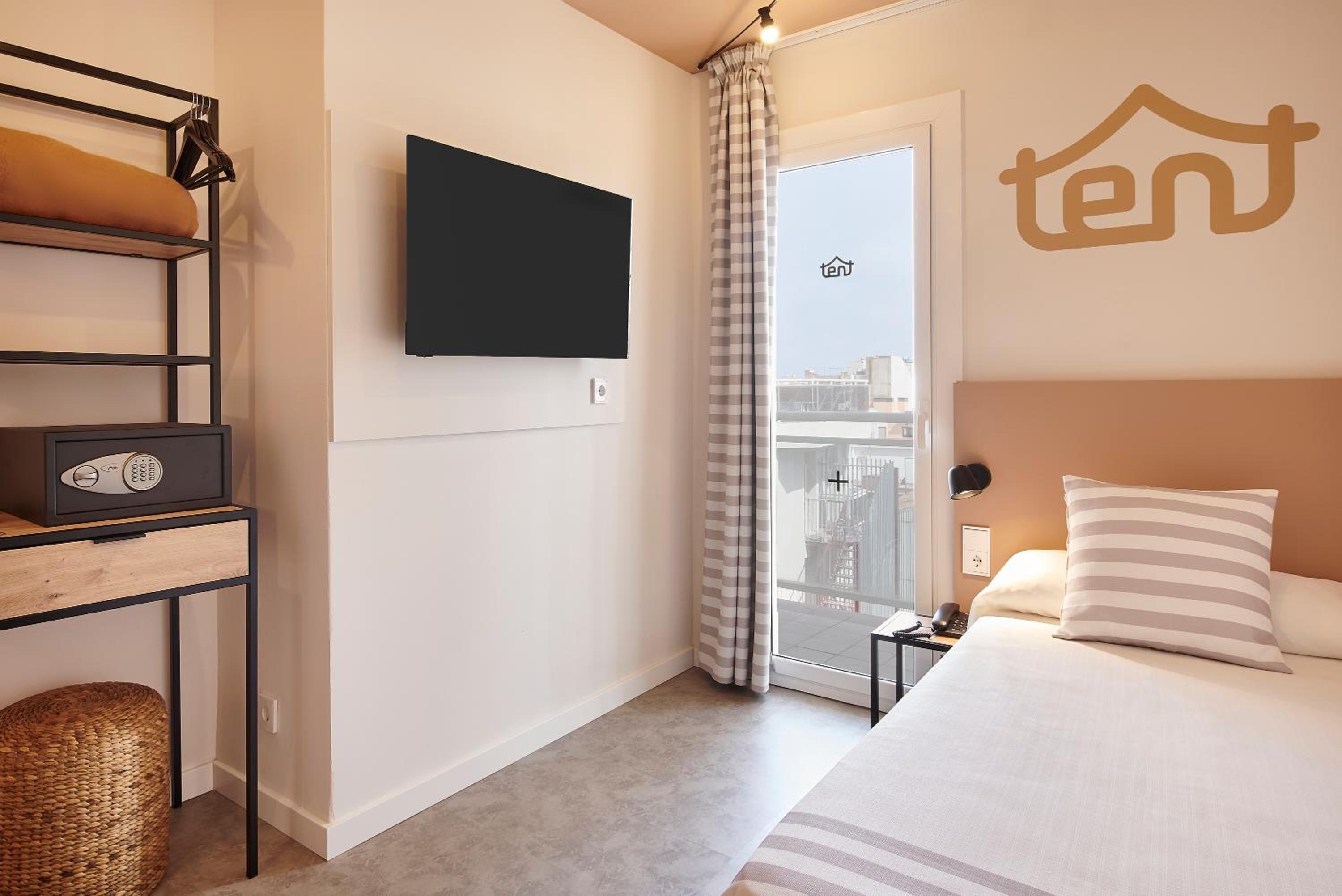 Single Room - Bed & Unlimited Brunch