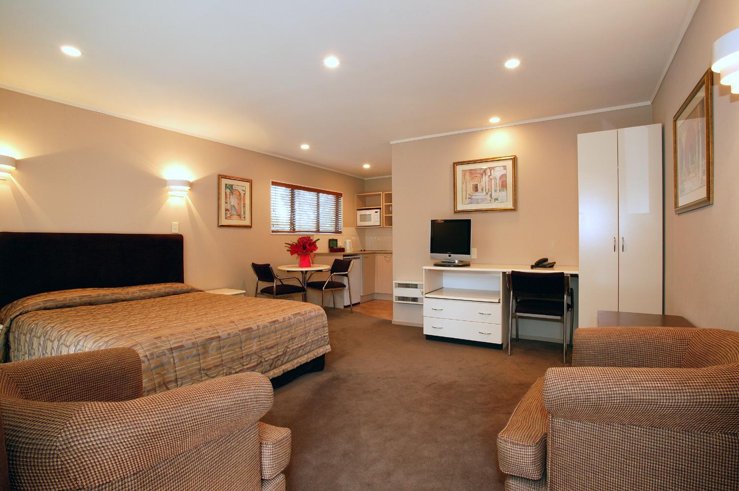 Studio with Spa Bath