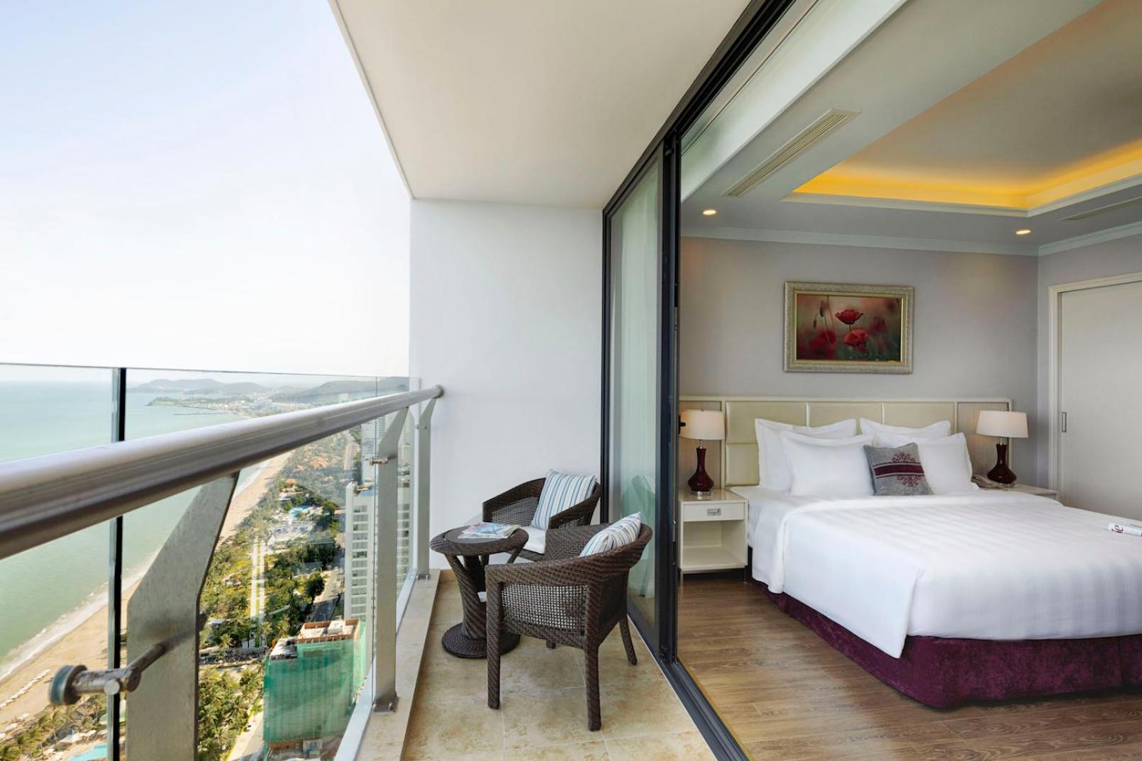 Studio Ocean View King Bed