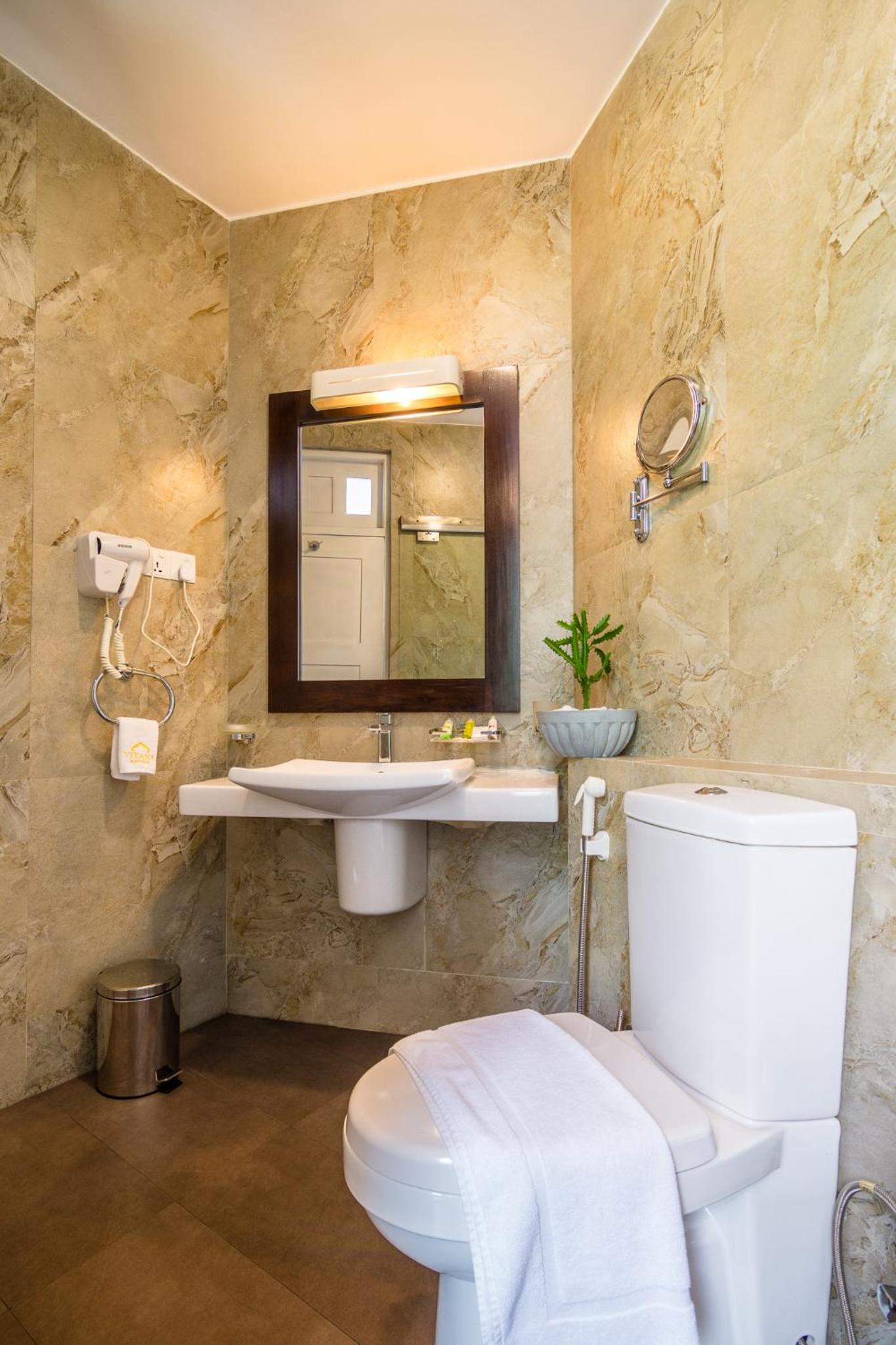 Suite with Lake View