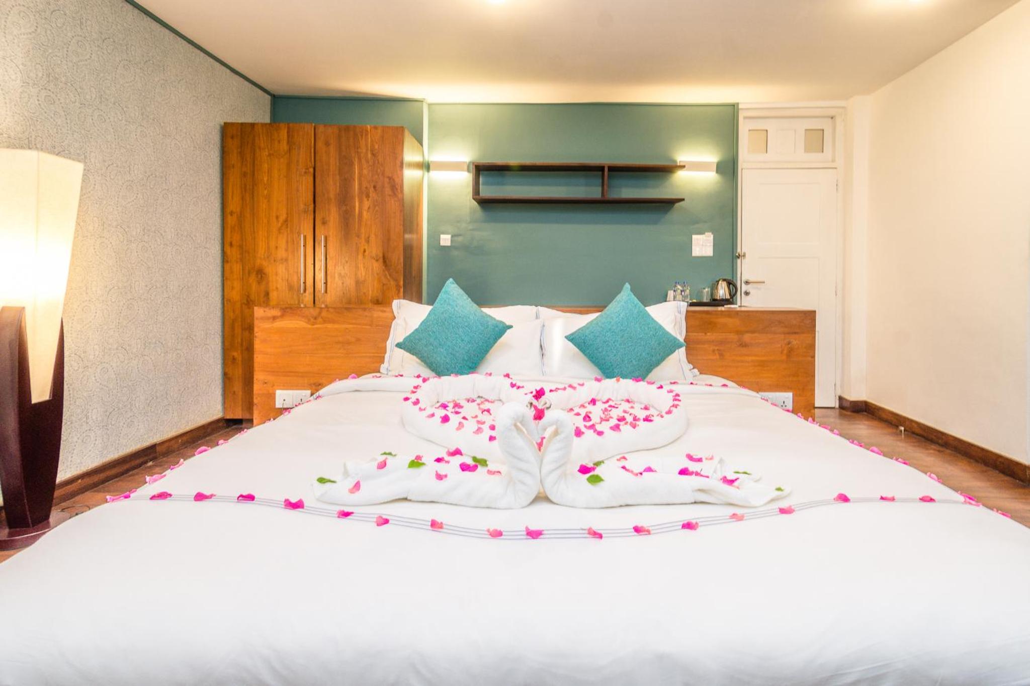 Suite with Lake View