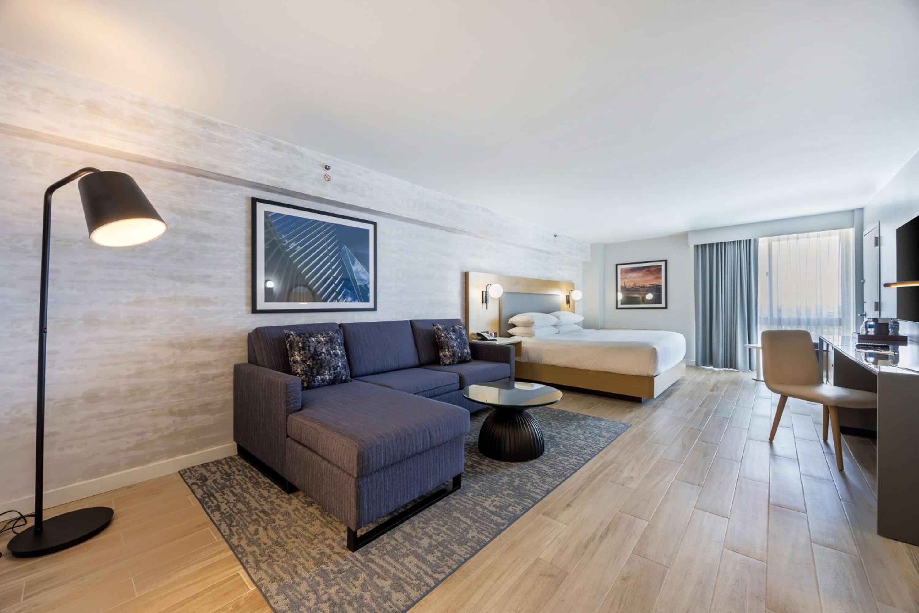 Junior King Suite with Seating Area