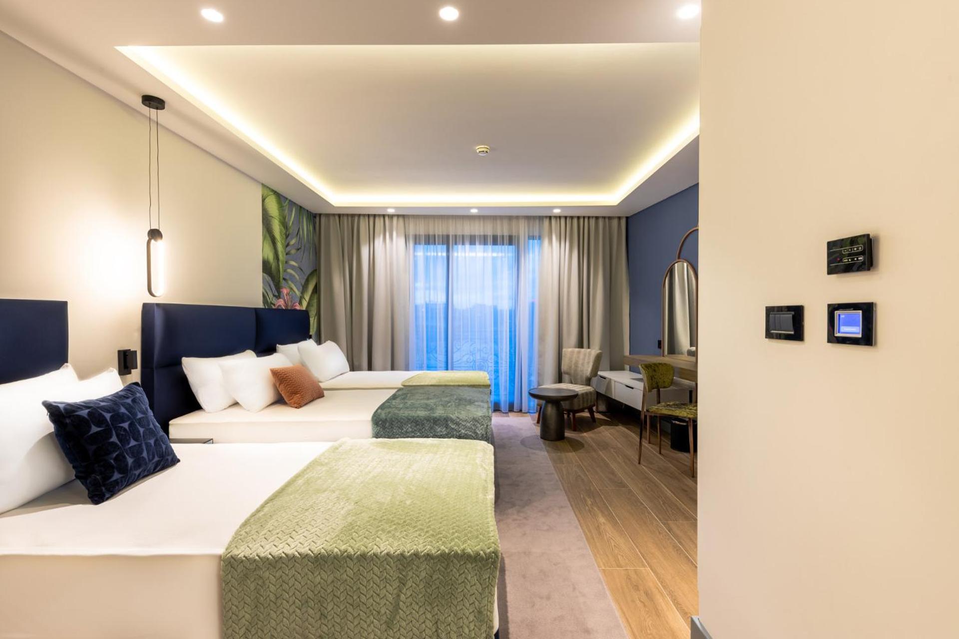 Deluxe Triple Room with River View