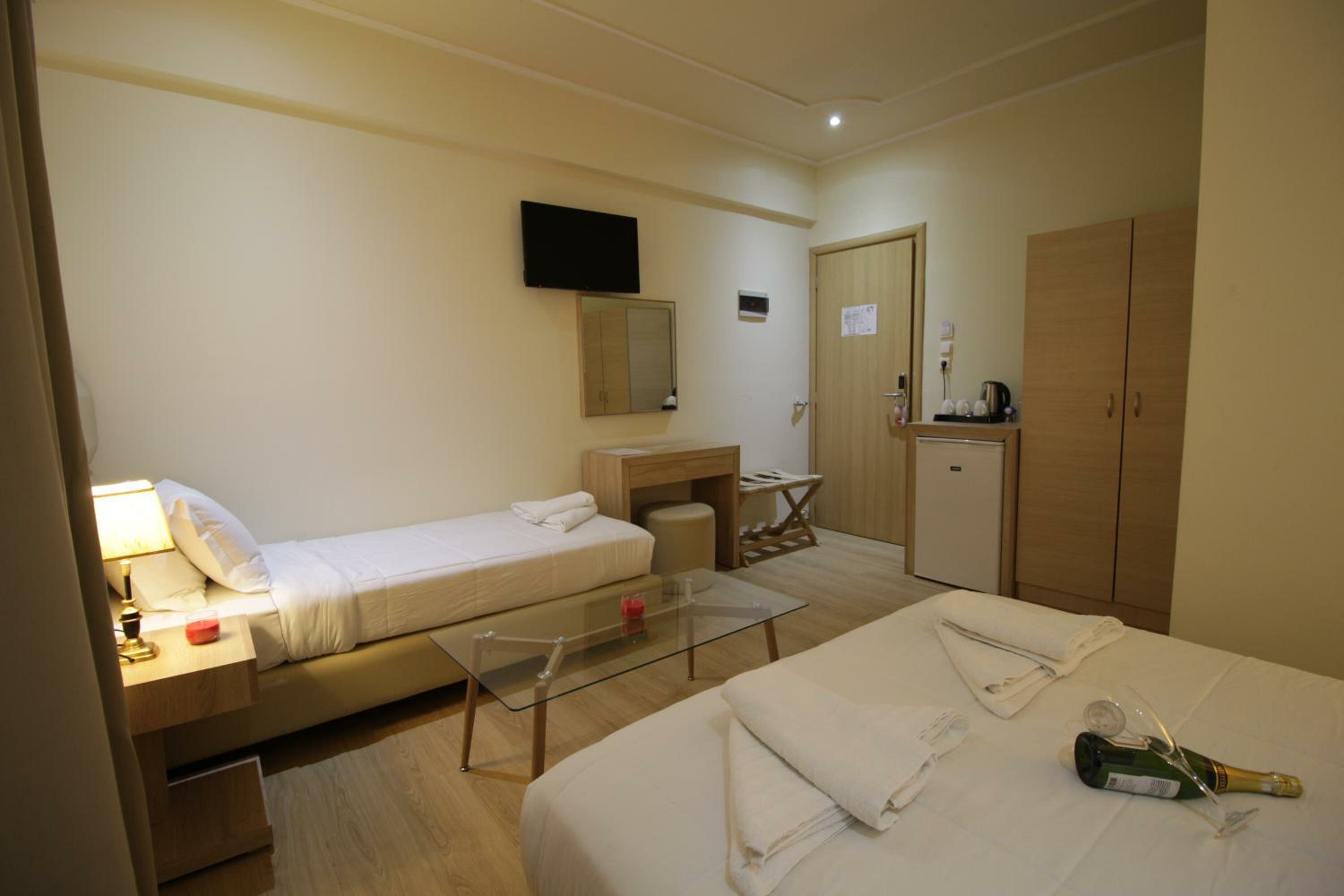 Deluxe Room with En Suite Bathroom
