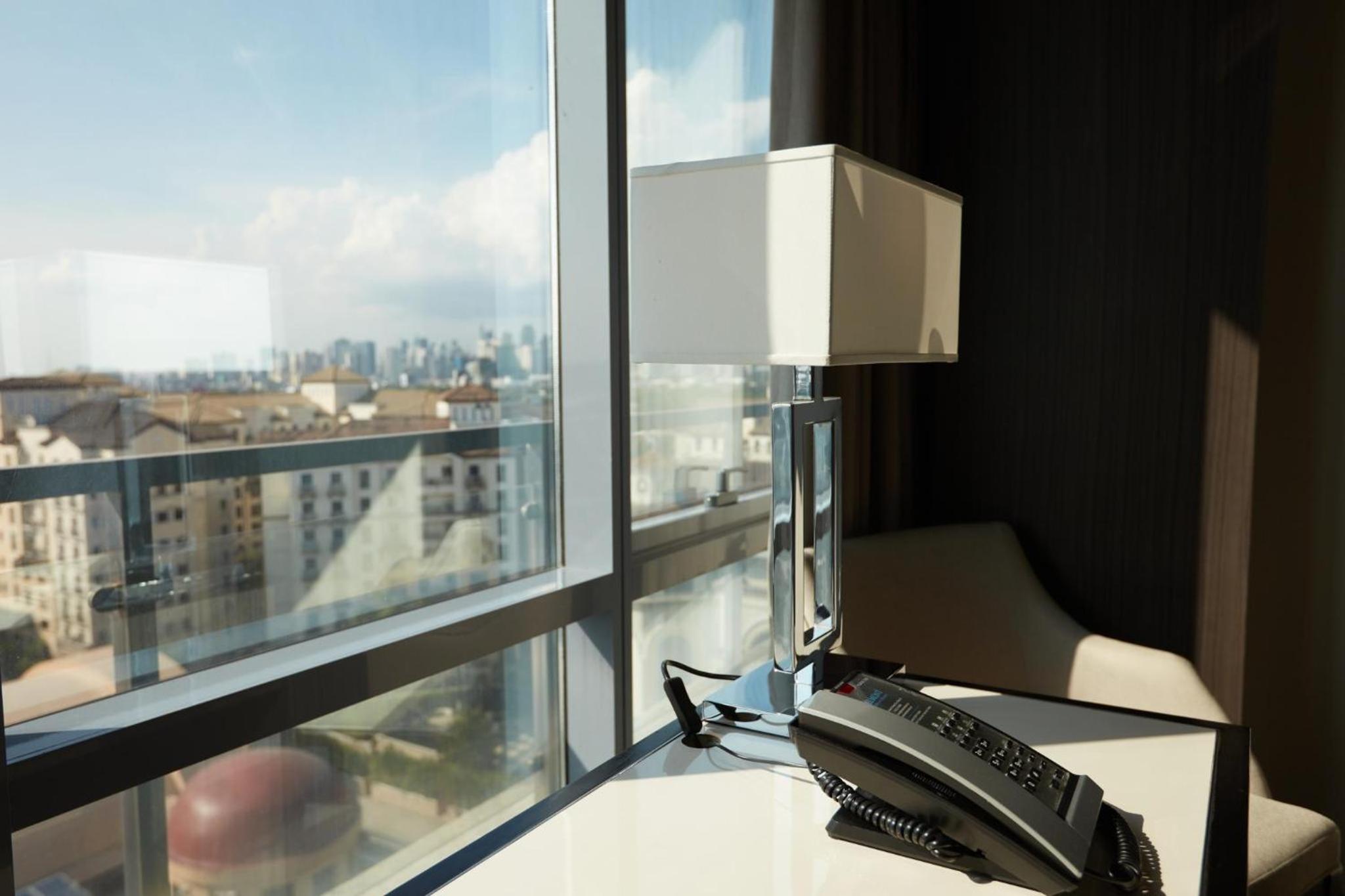 Premier Twin with Rooftop Pool Access