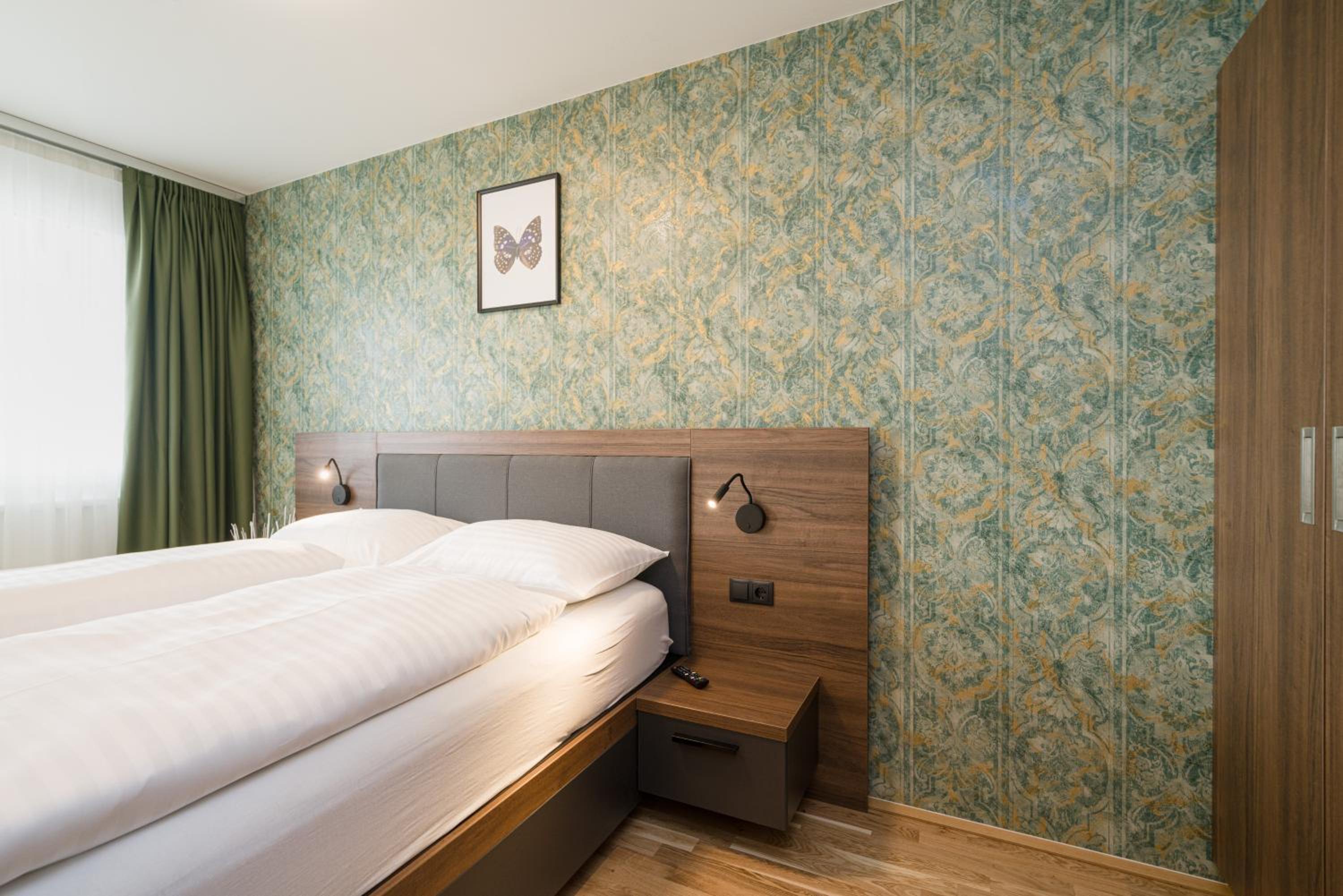 One-Bedroom Apartment with Balcony