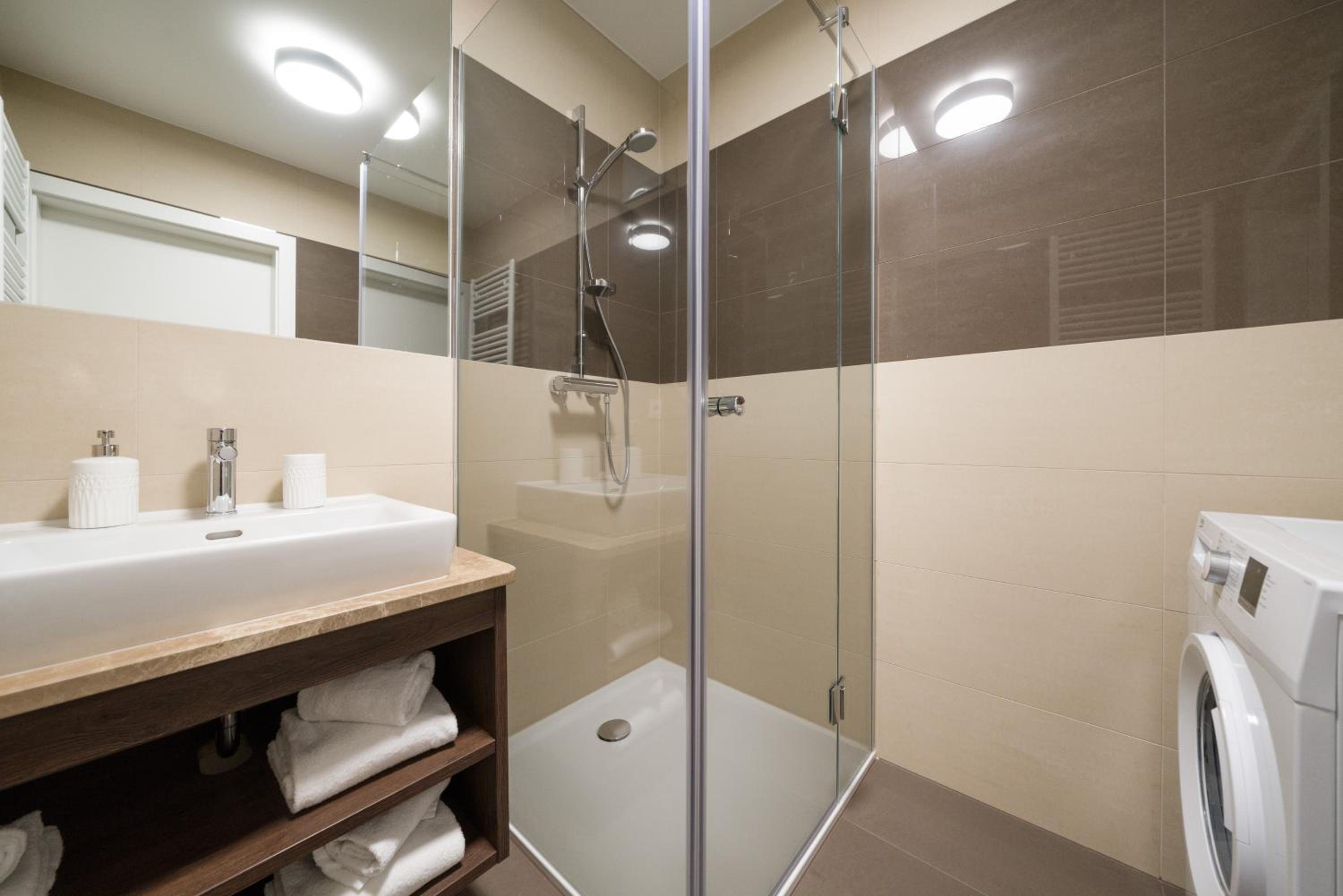 One-Bedroom Apartment with Balcony