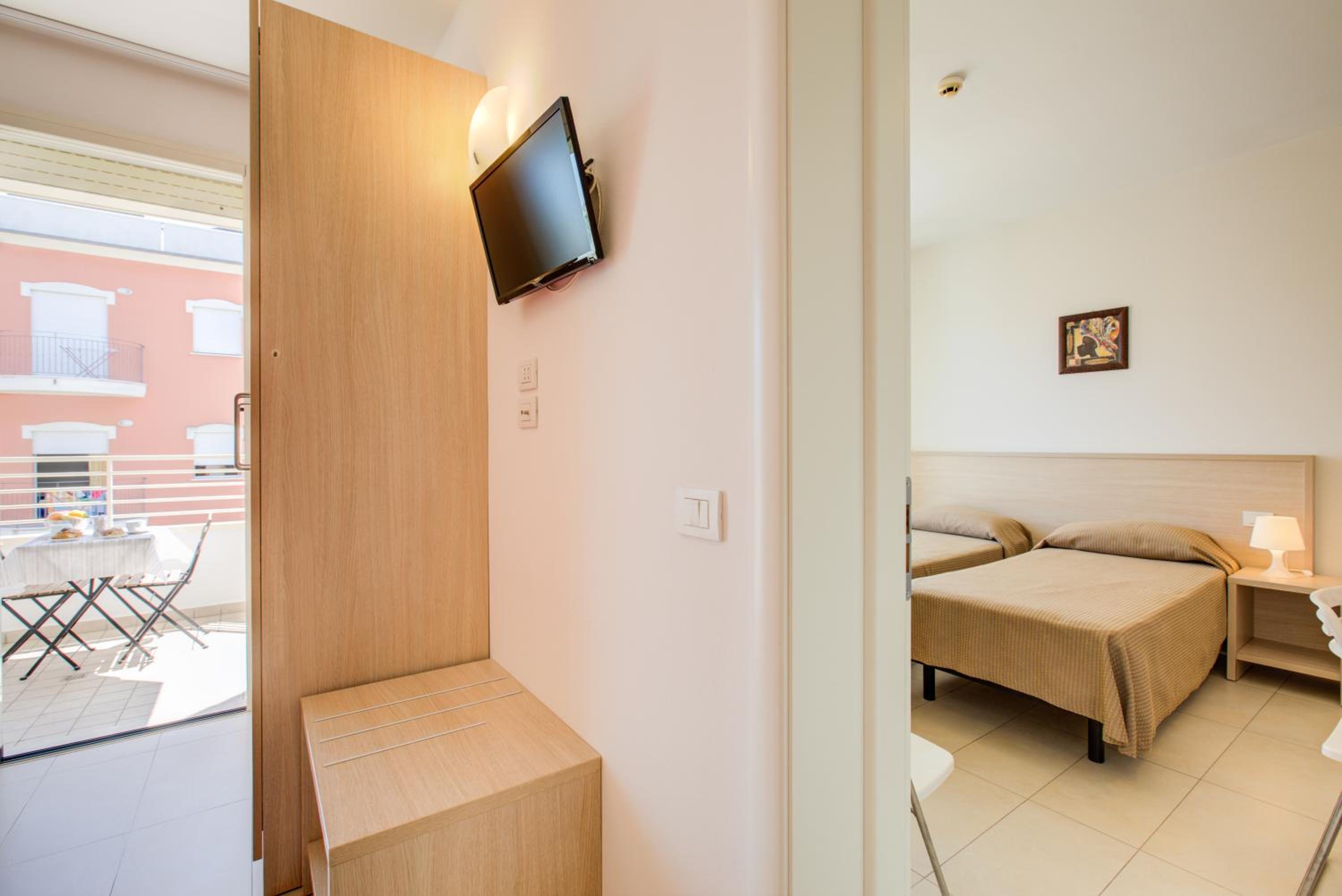 Apartment with 2 Private Bathrooms