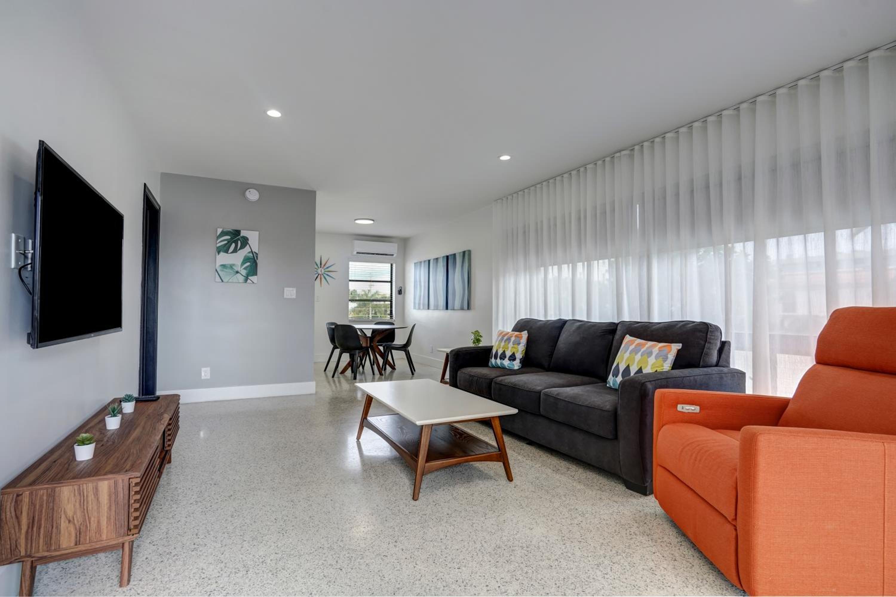 Deluxe One Bedroom Apartment