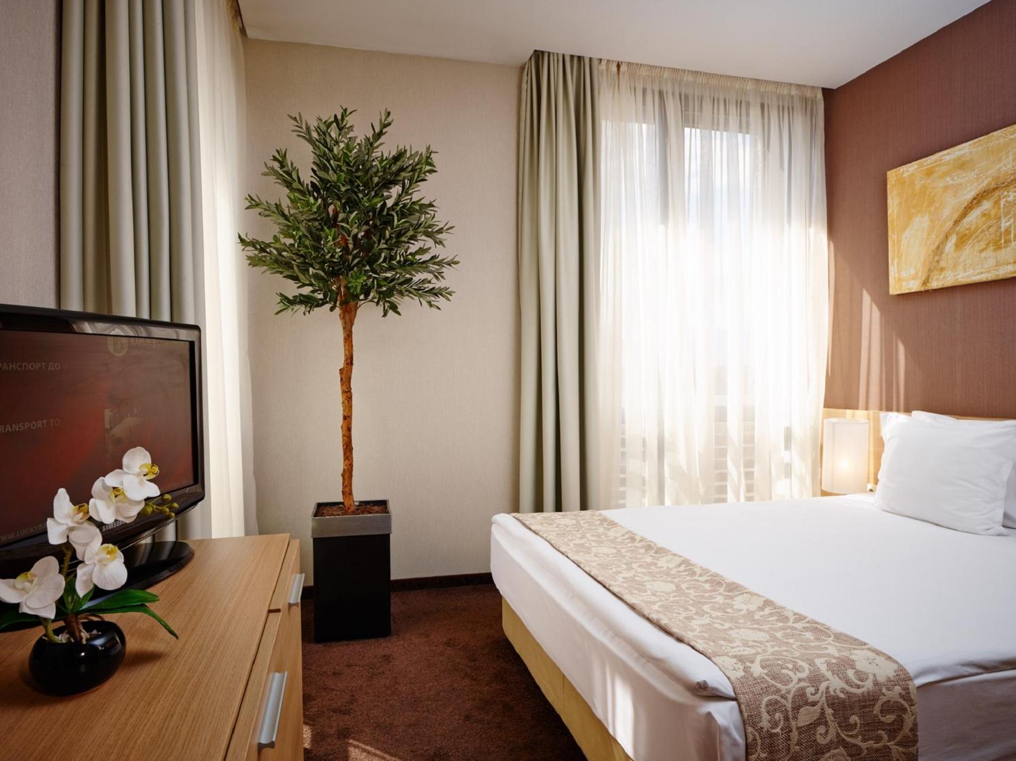 Standard One-Bedroom Apartment (2 Adults + 1 Child)