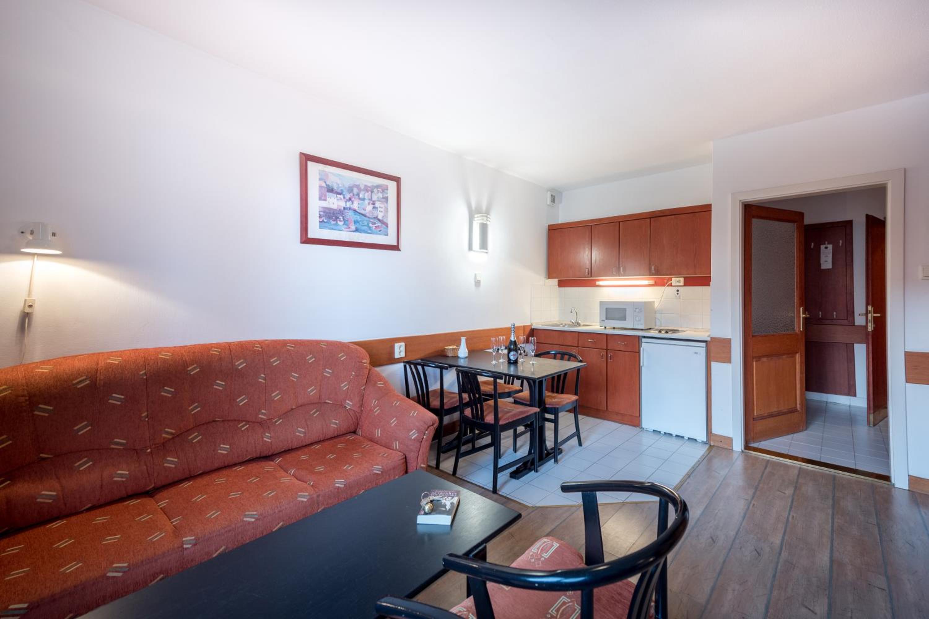 Apartment (4 Adults)