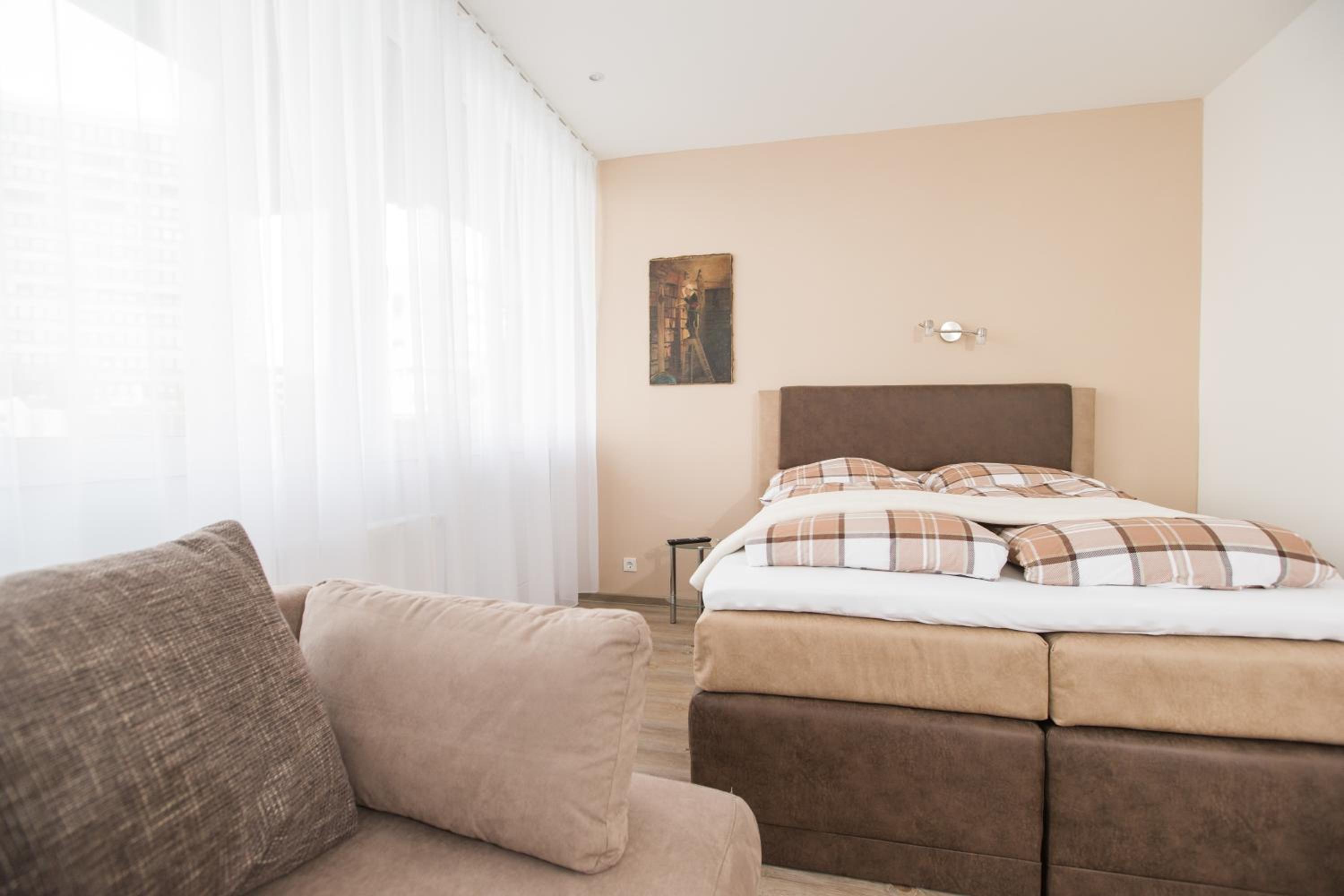 Superior One-Bedroom Apartment