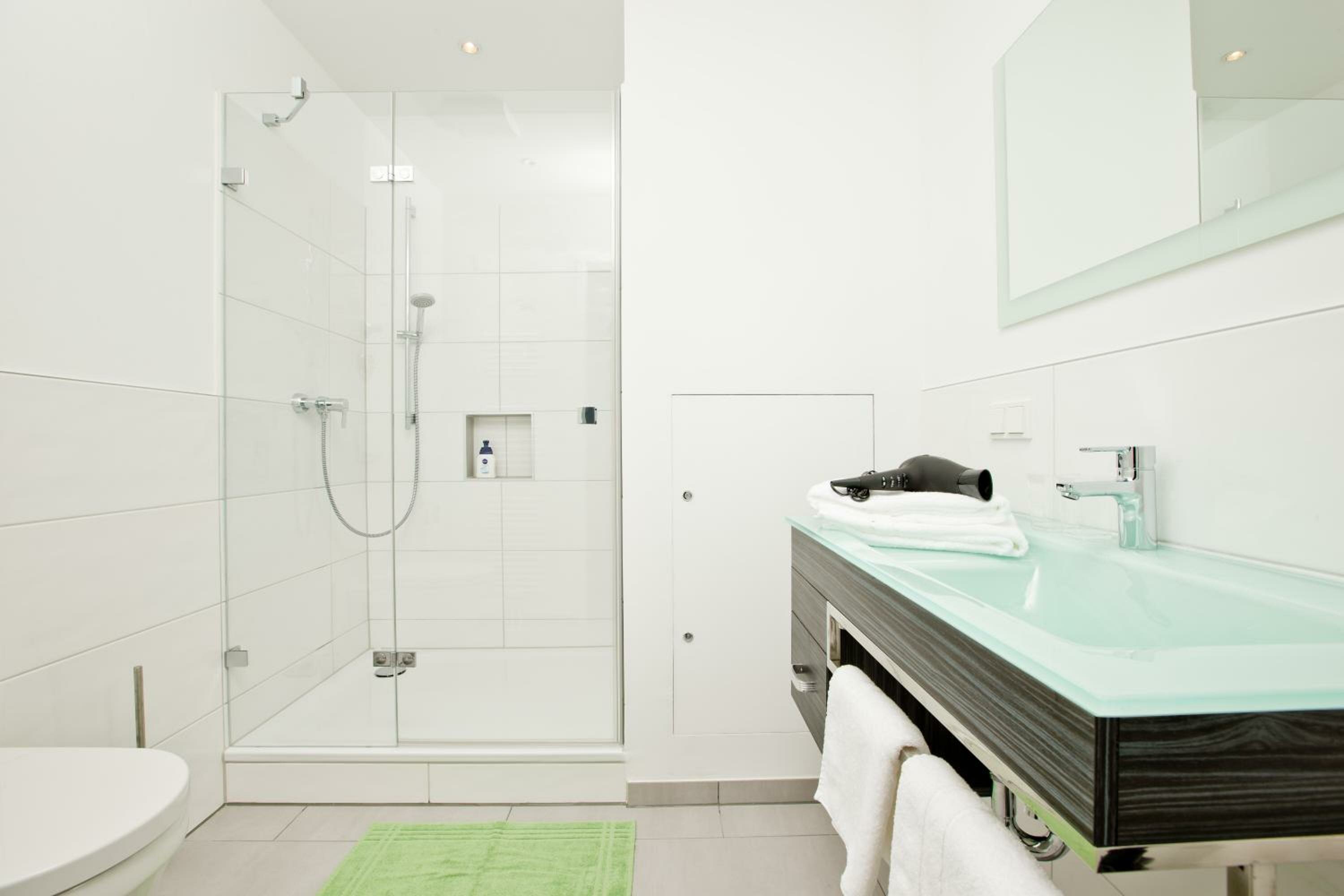 Superior One-Bedroom Apartment