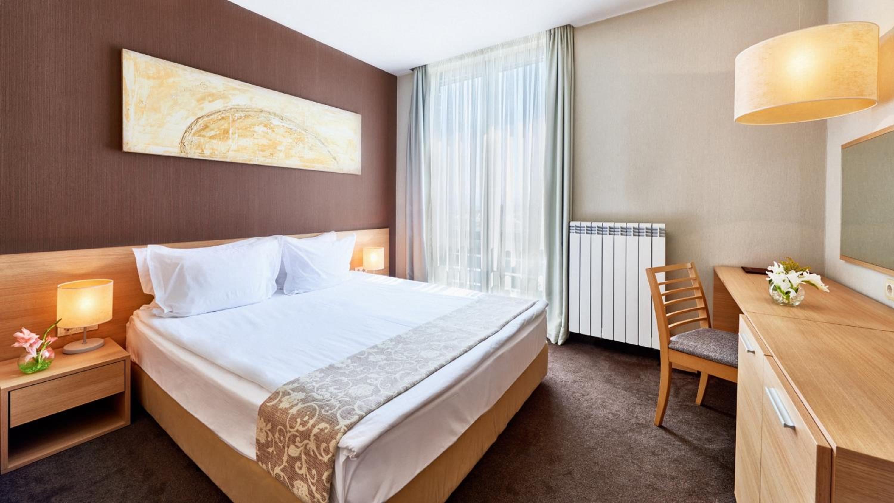 Standard Plus One-Bedroom Apartment