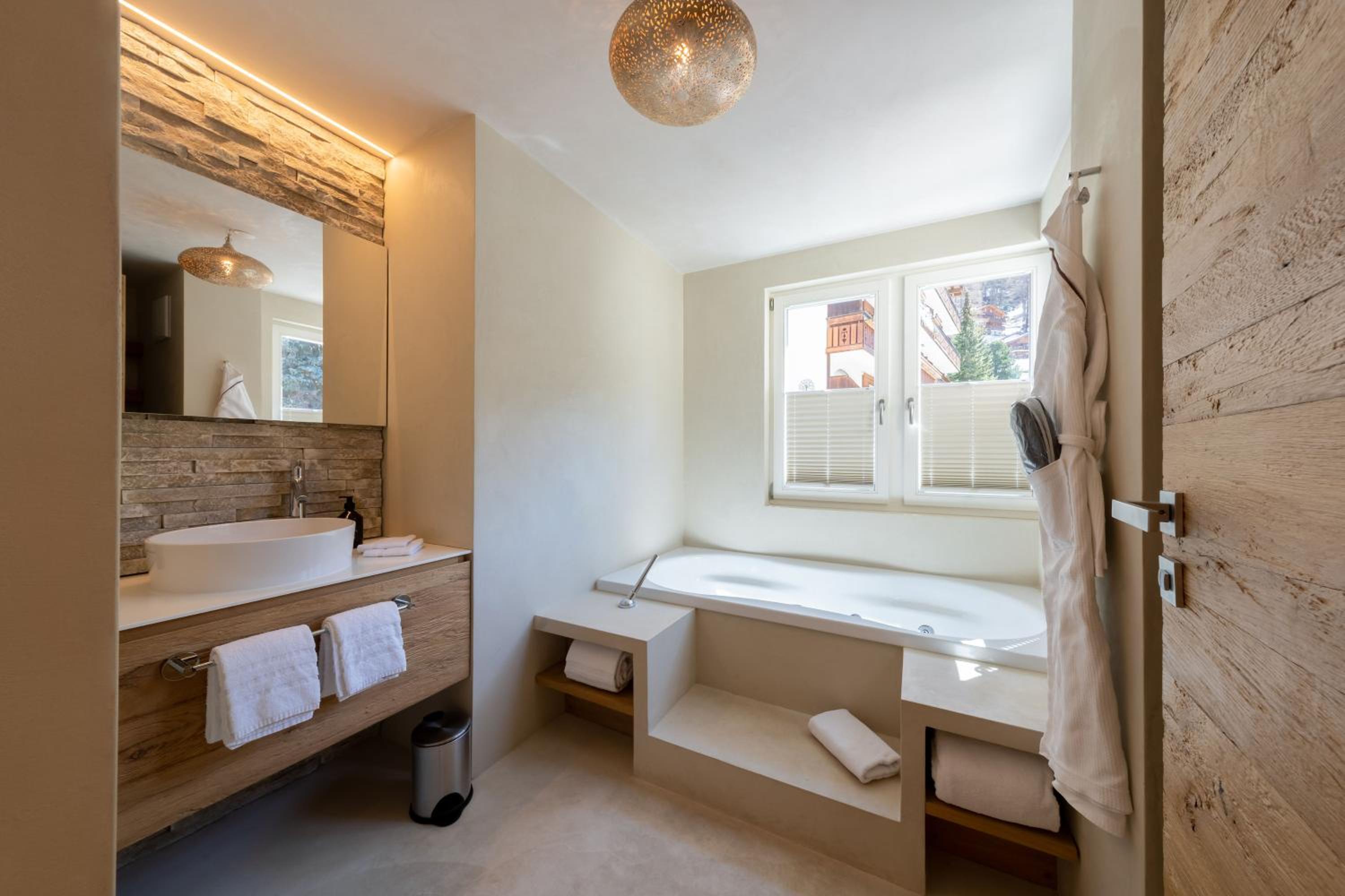 Deluxe Apartment