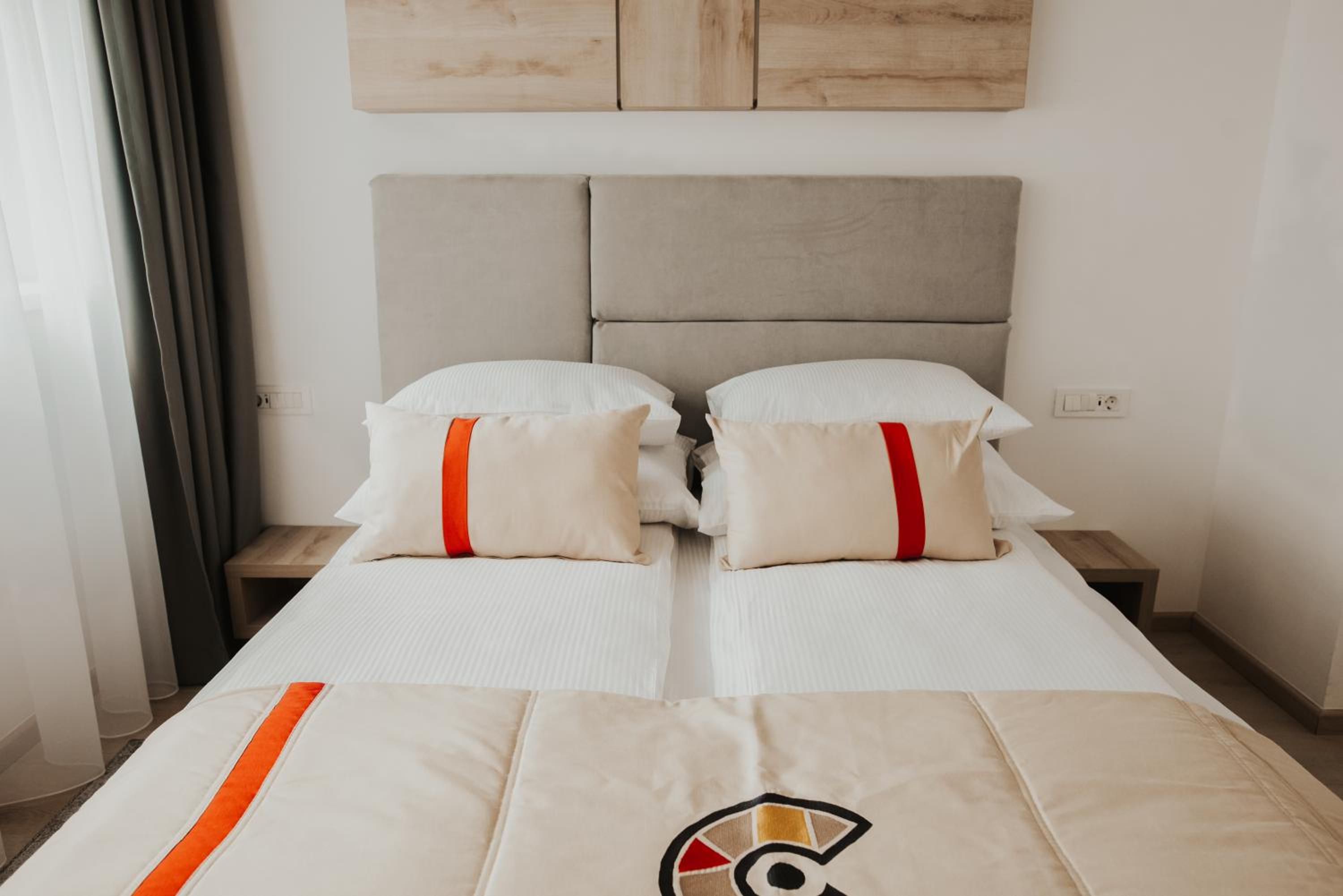 King Studio with Sofa Bed