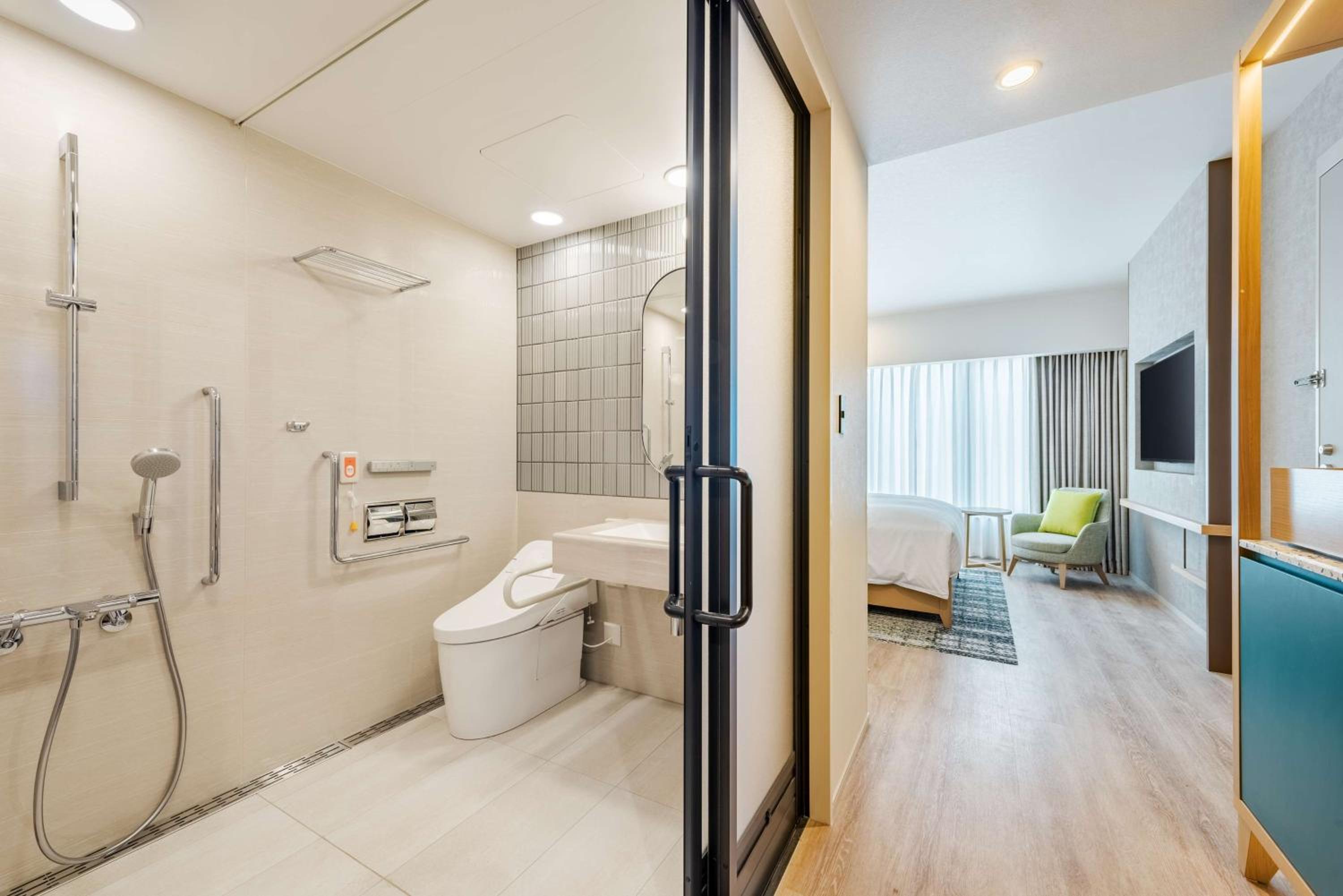 Queen Room - Mobility Access