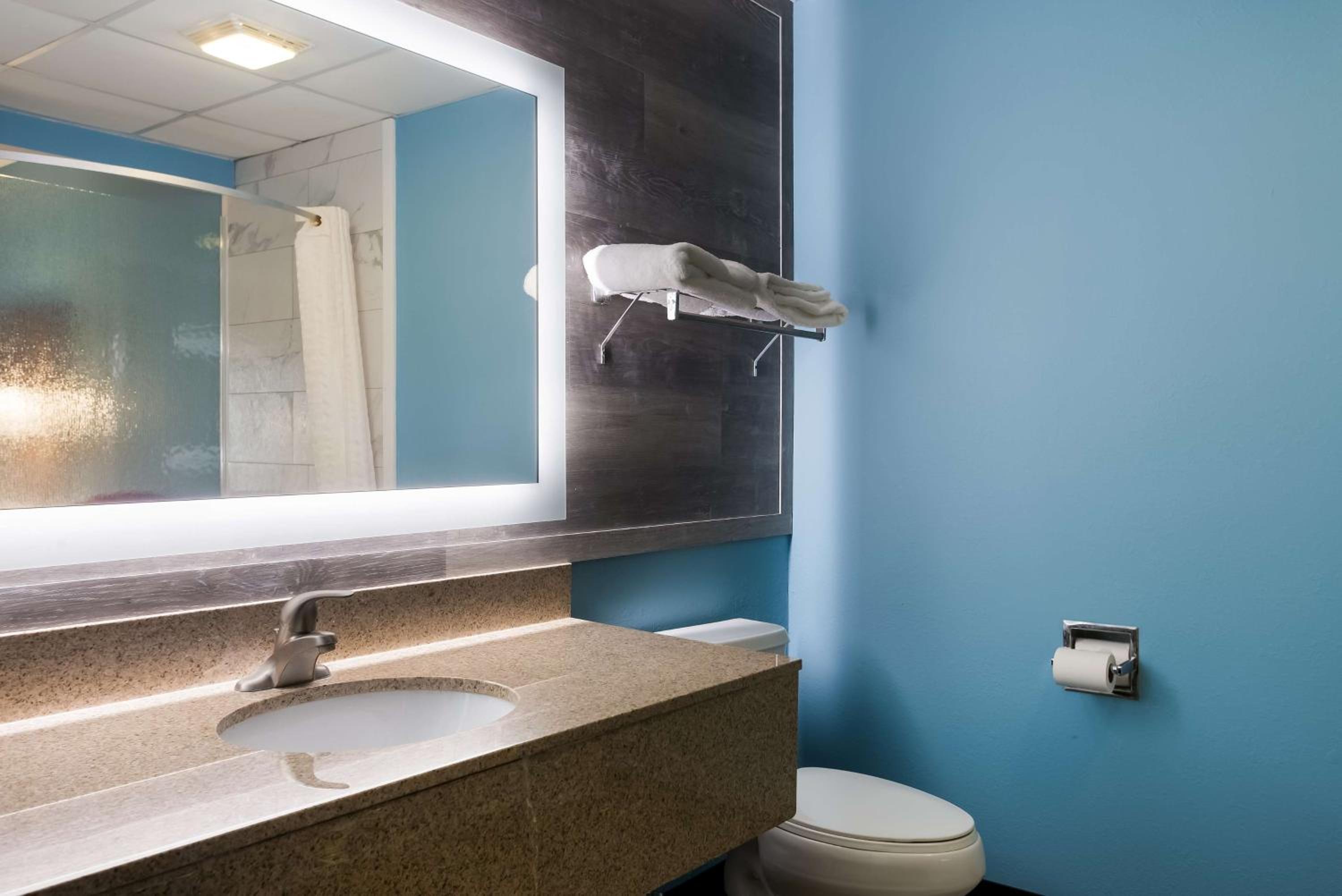 King Room with Spa Bath